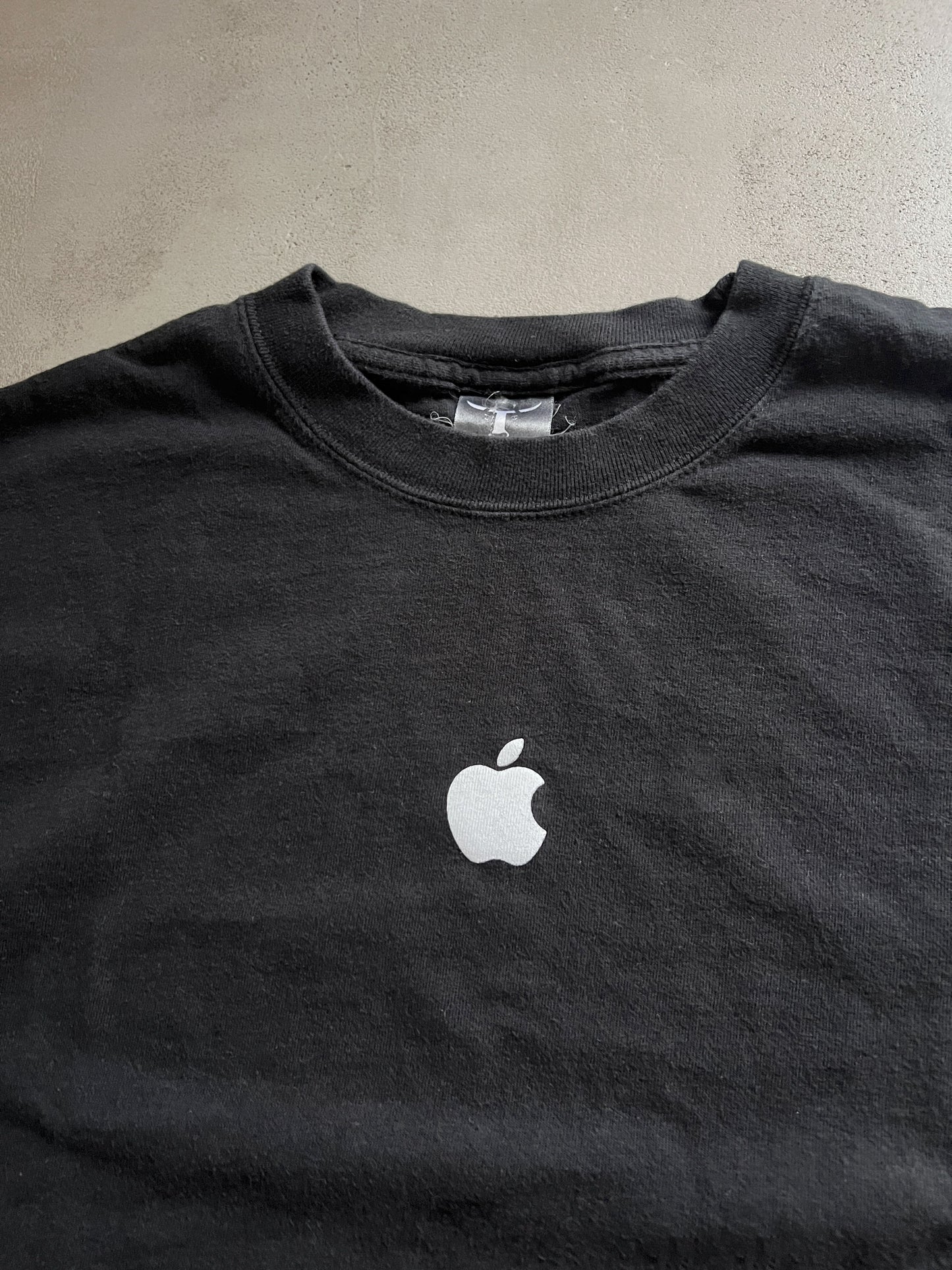 BLACK APPLE TEE - 2000S - L