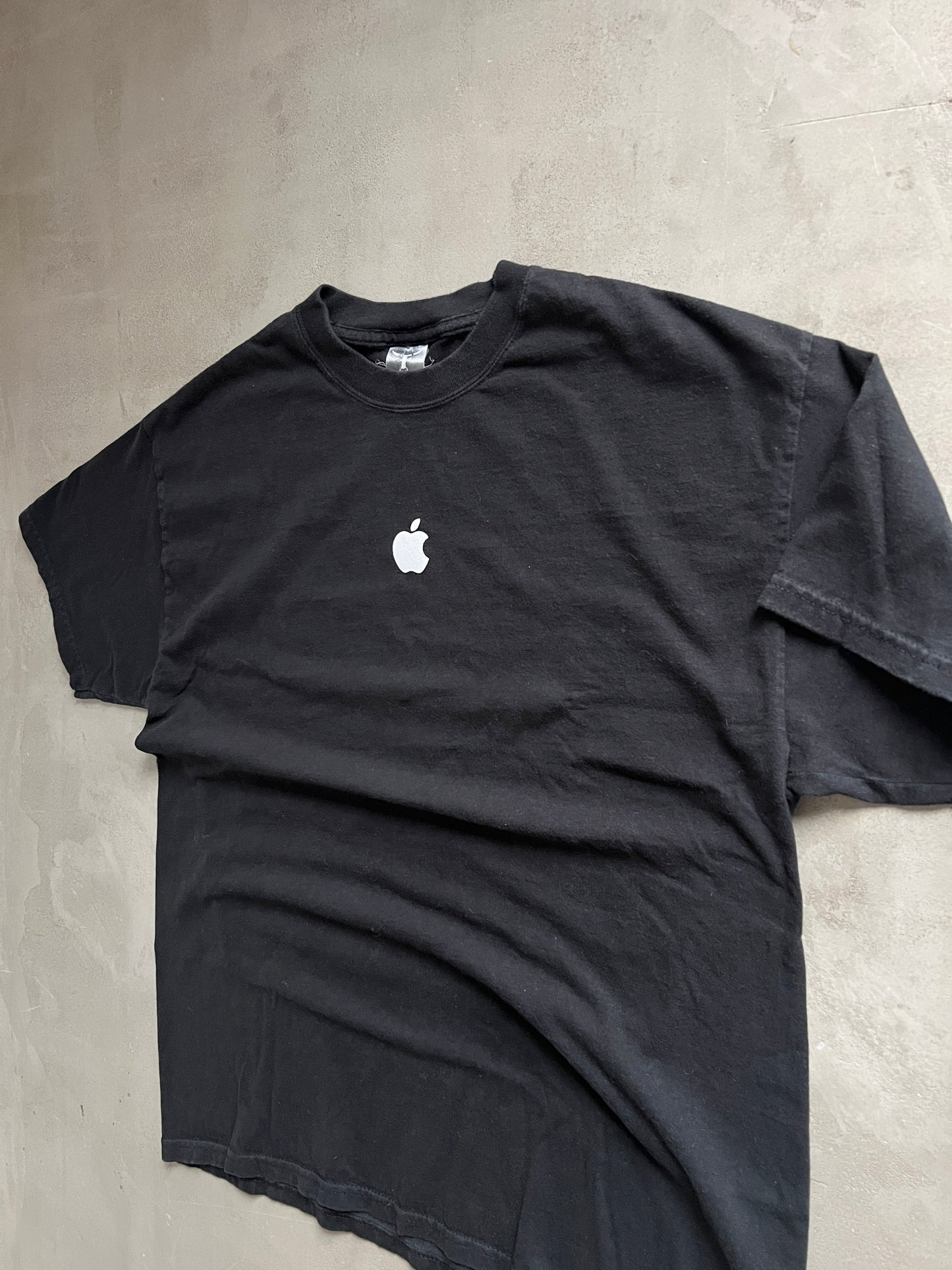 BLACK APPLE TEE - 2000S - L