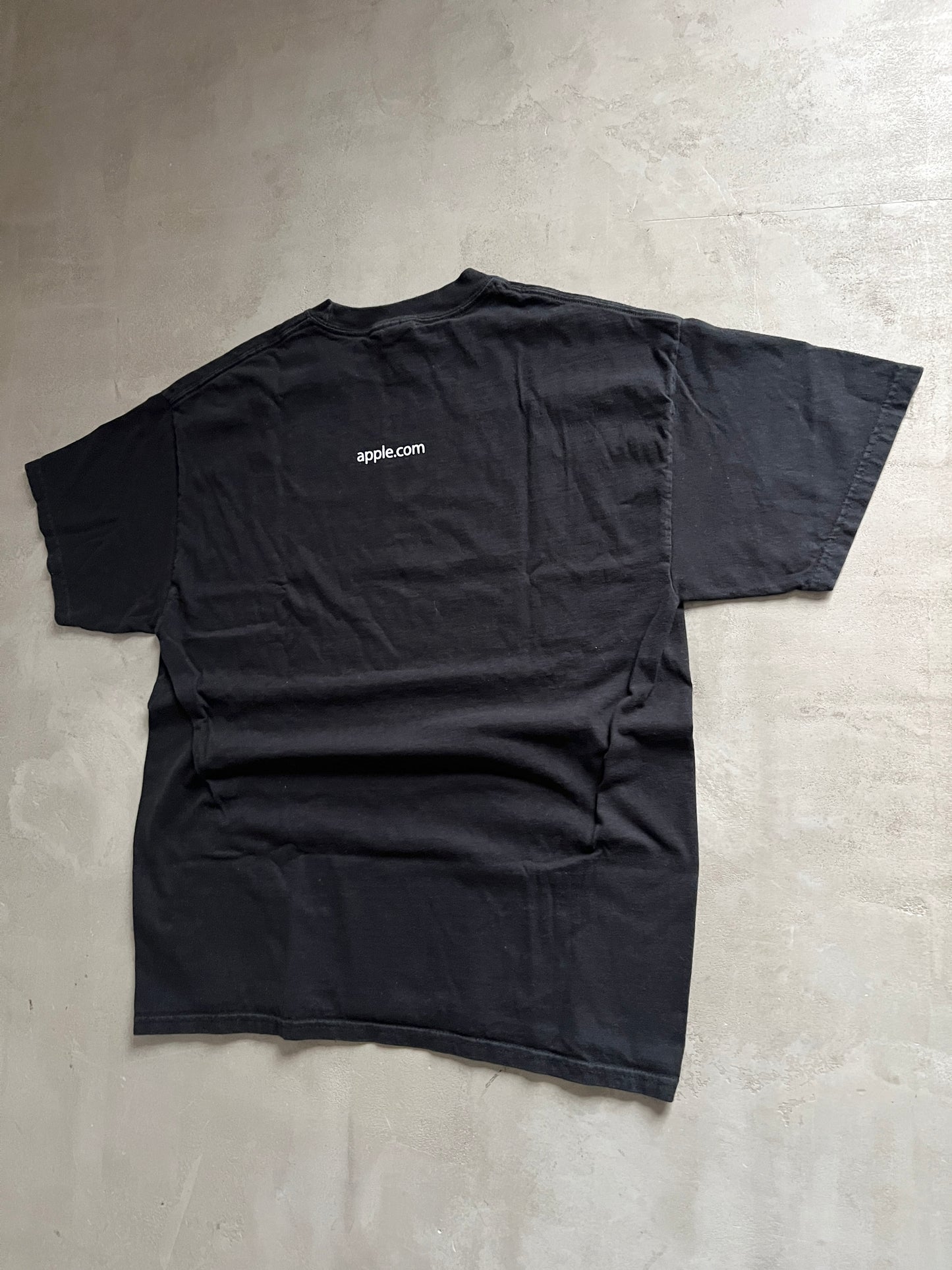 BLACK APPLE TEE - 2000S - L