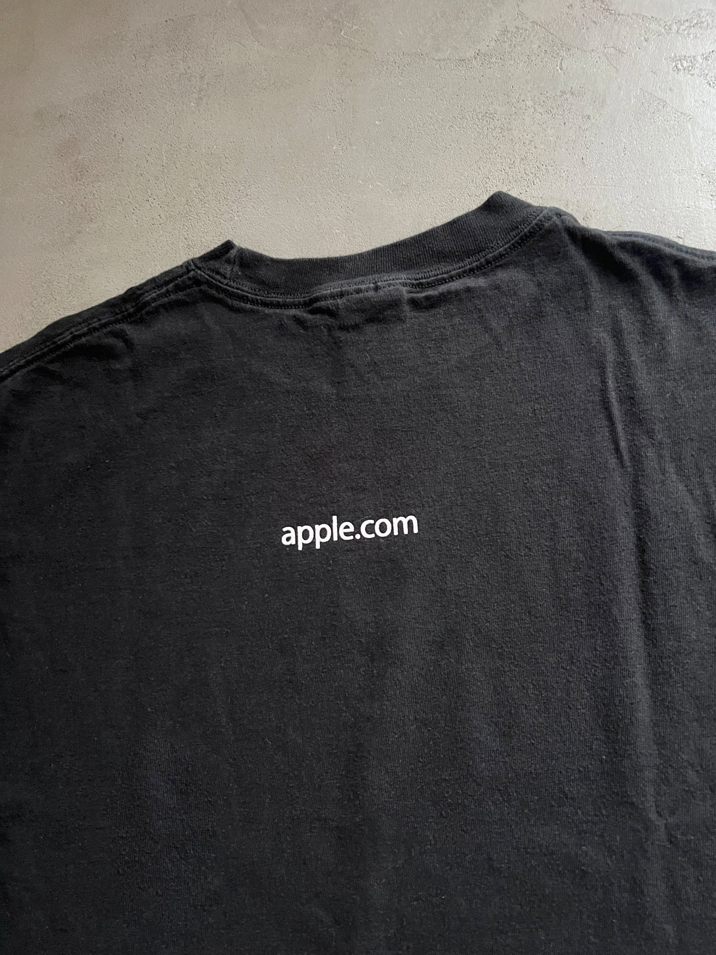 BLACK APPLE TEE - 2000S - L