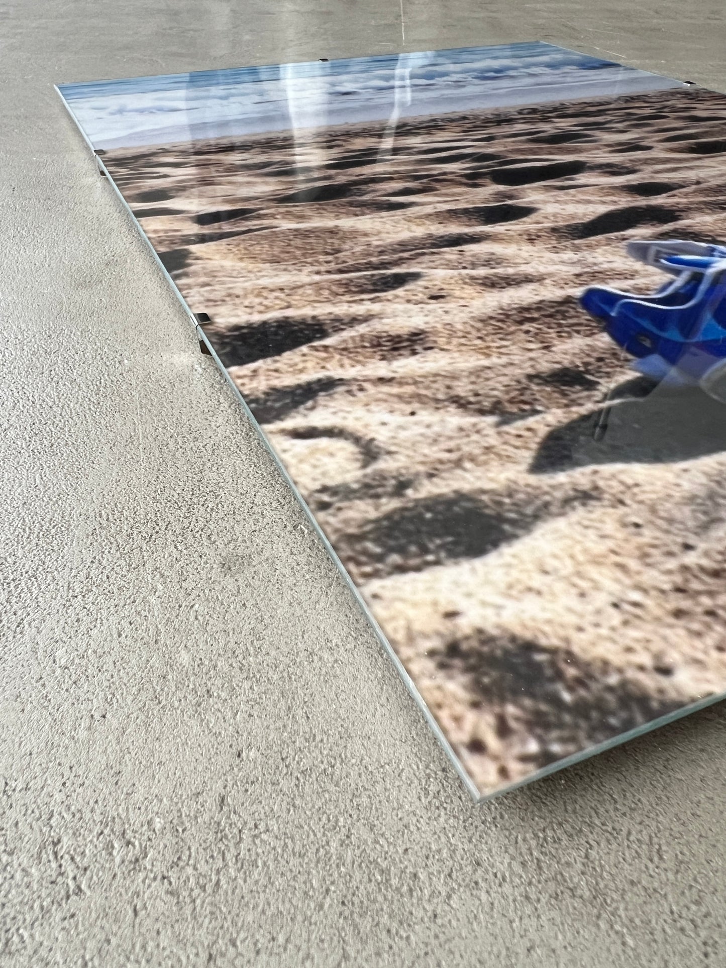 TN'S ON THE BEACH GLASS PRINT