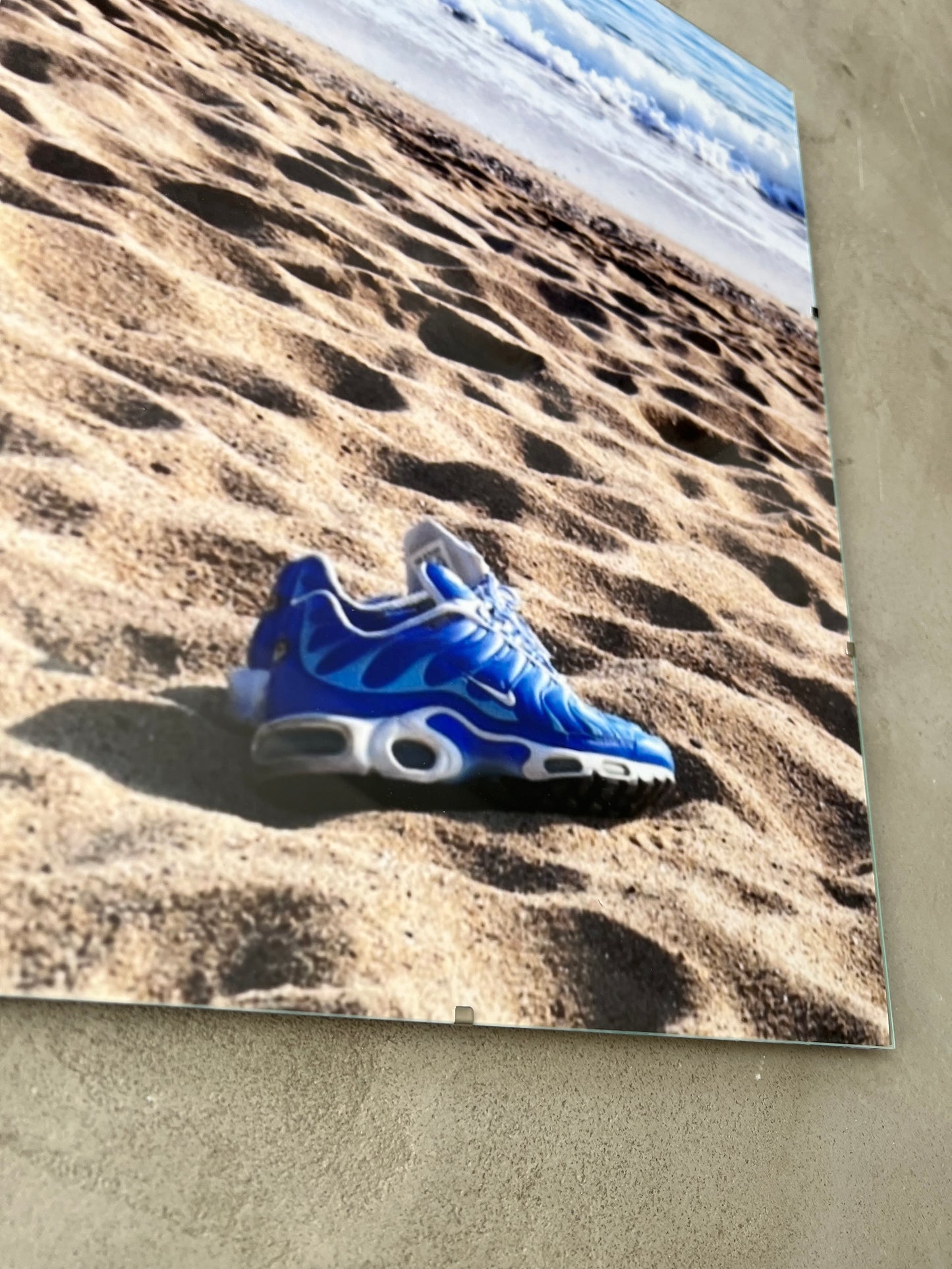 TN'S ON THE BEACH GLASS PRINT