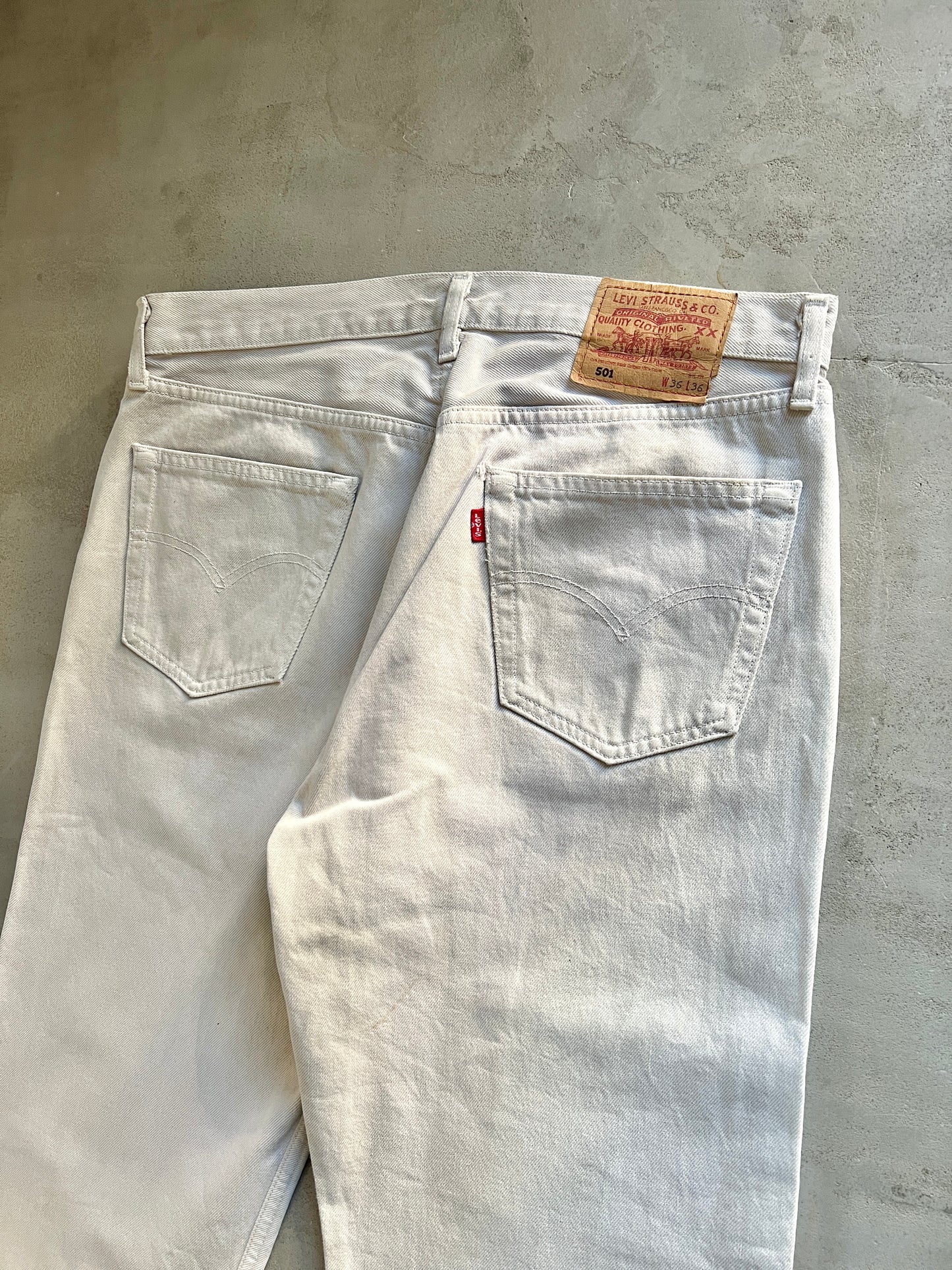 CREME LEVIS 501 JEANS - 1990S - L/XL