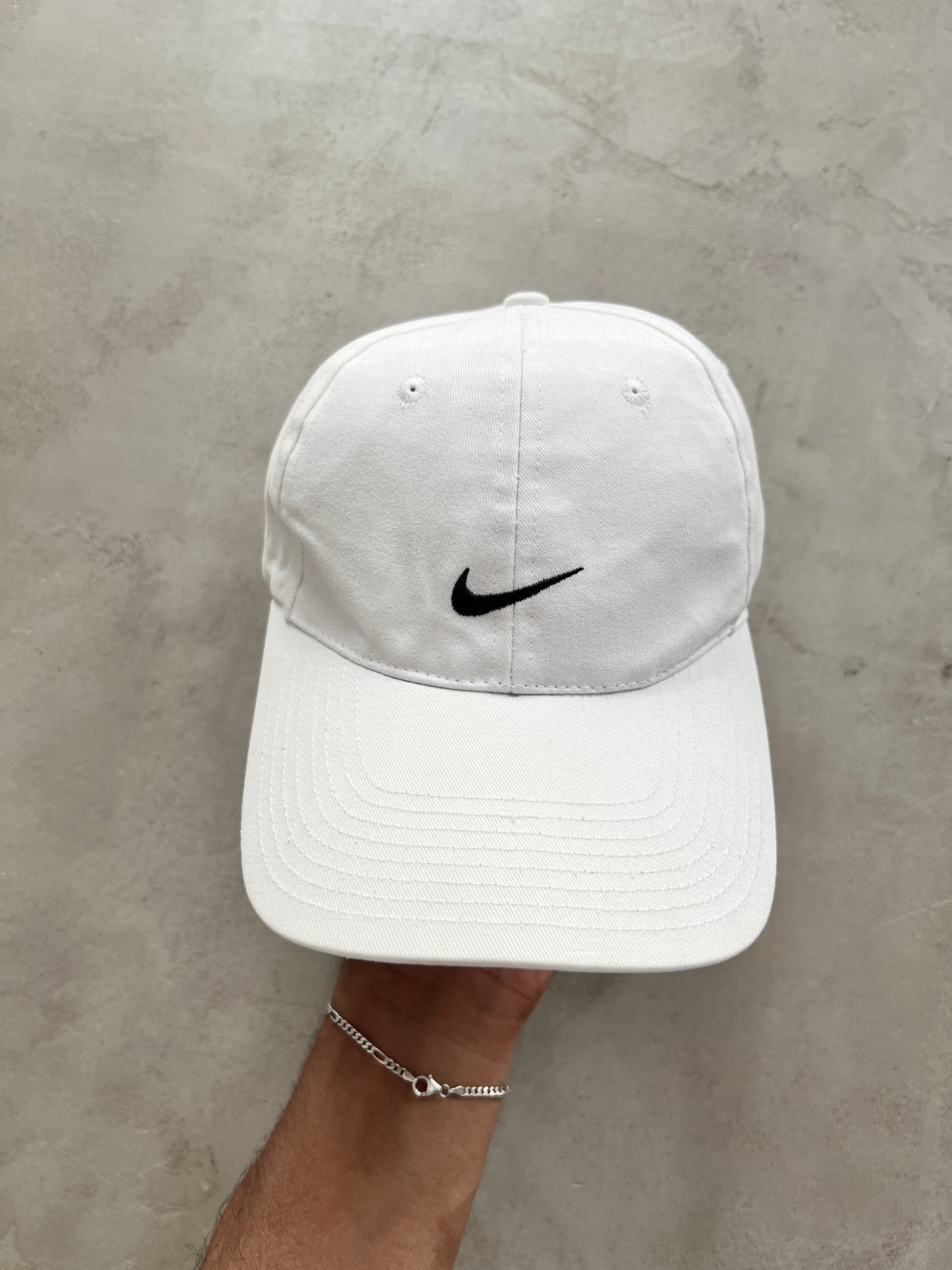 WHITE NIKE CAP - 2000S