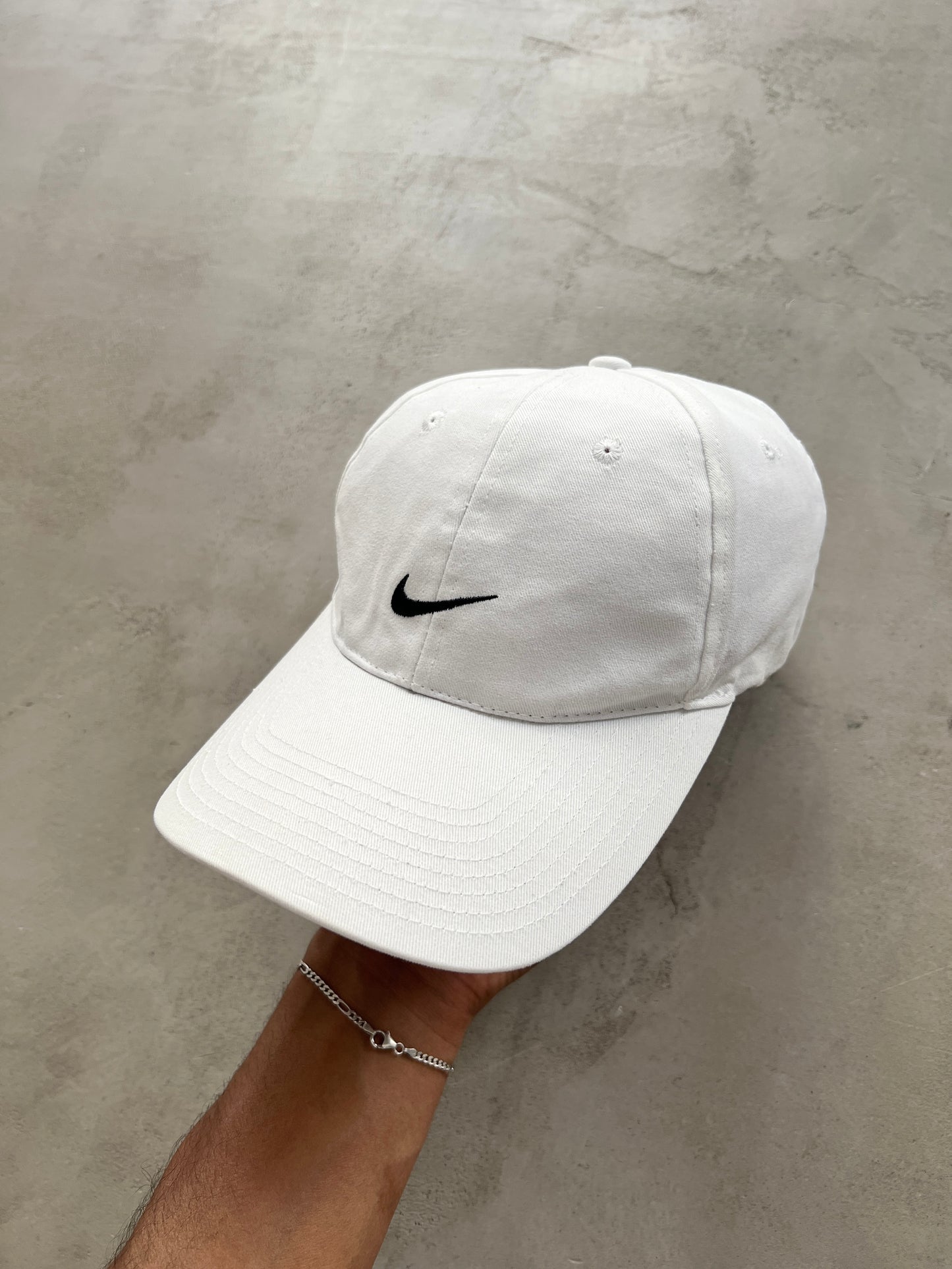 WHITE NIKE CAP - 2000S