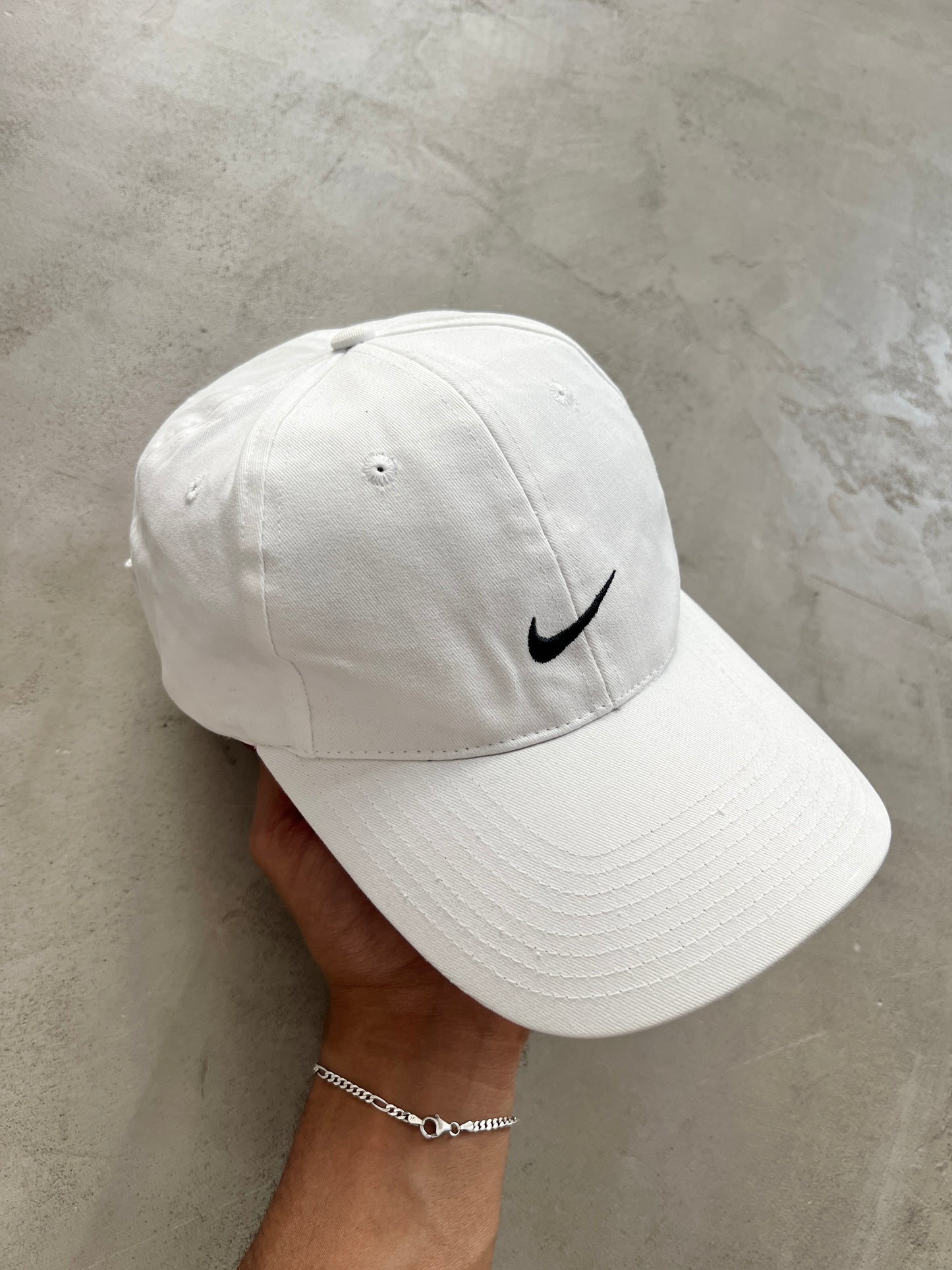 WHITE NIKE CAP - 2000S