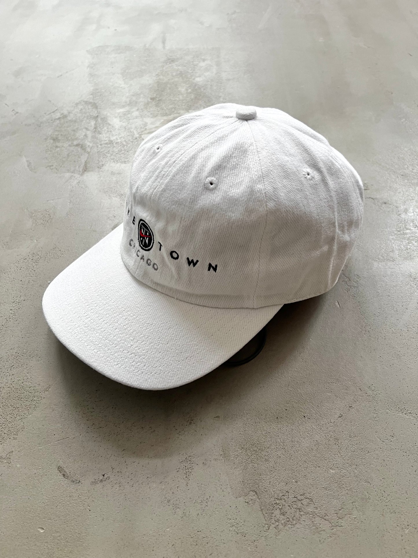 WHITE NIKE TOWN CHICAGO CAP - 1990S