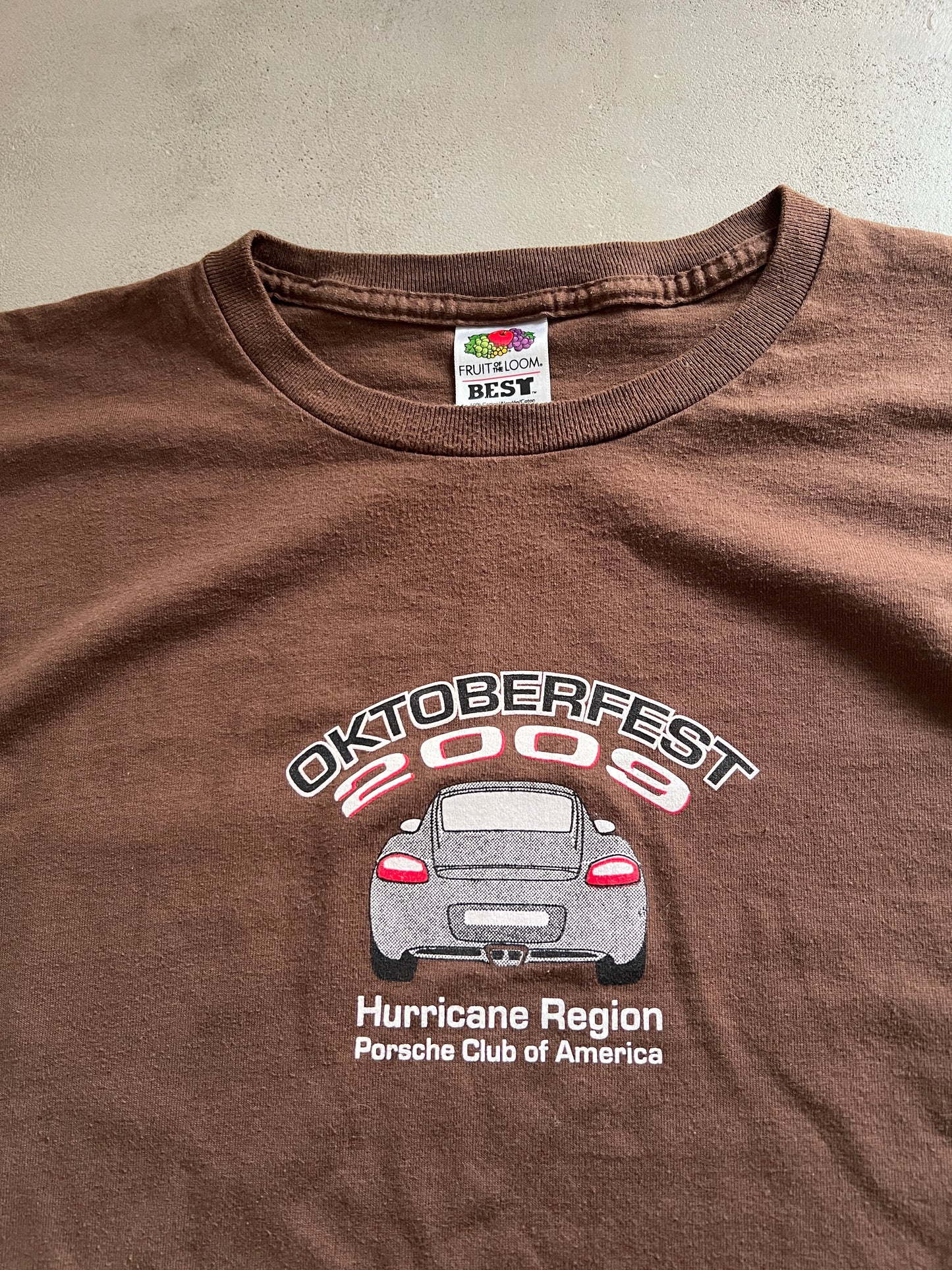 MOCHA PORSCHE X OKTOBERFEST TEE - 2000S - XL/L