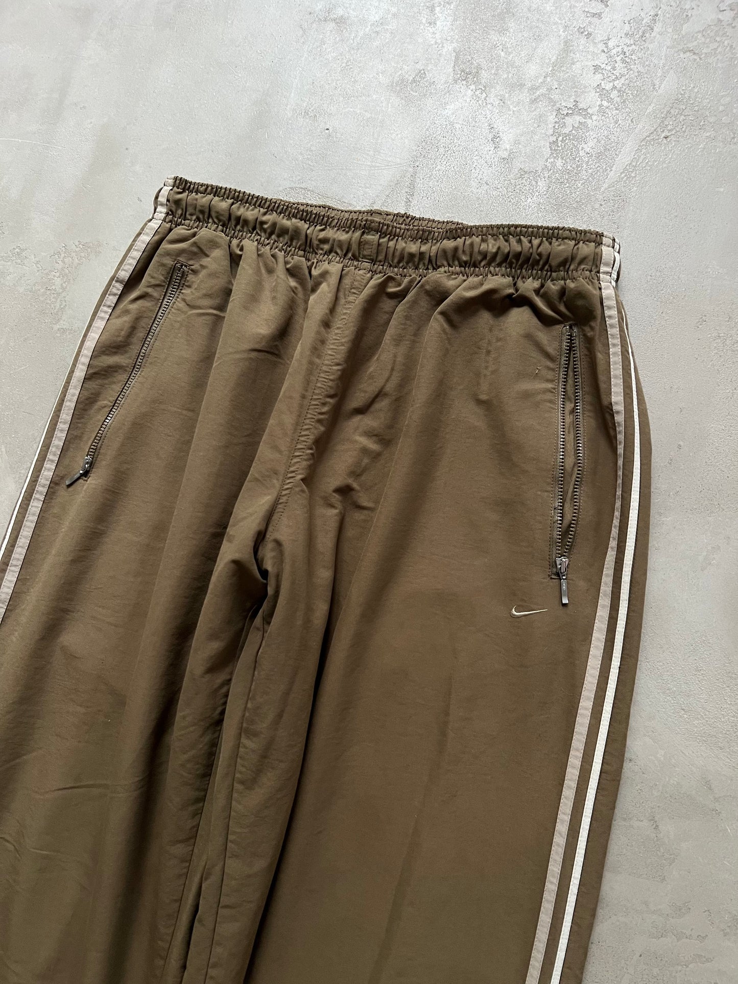 BEIGE/KHAKI NIKE TRACK PANTS - 2000S