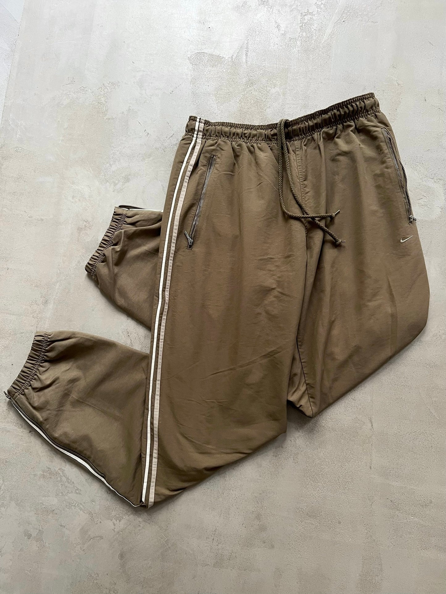 BEIGE/KHAKI NIKE TRACK PANTS - 2000S