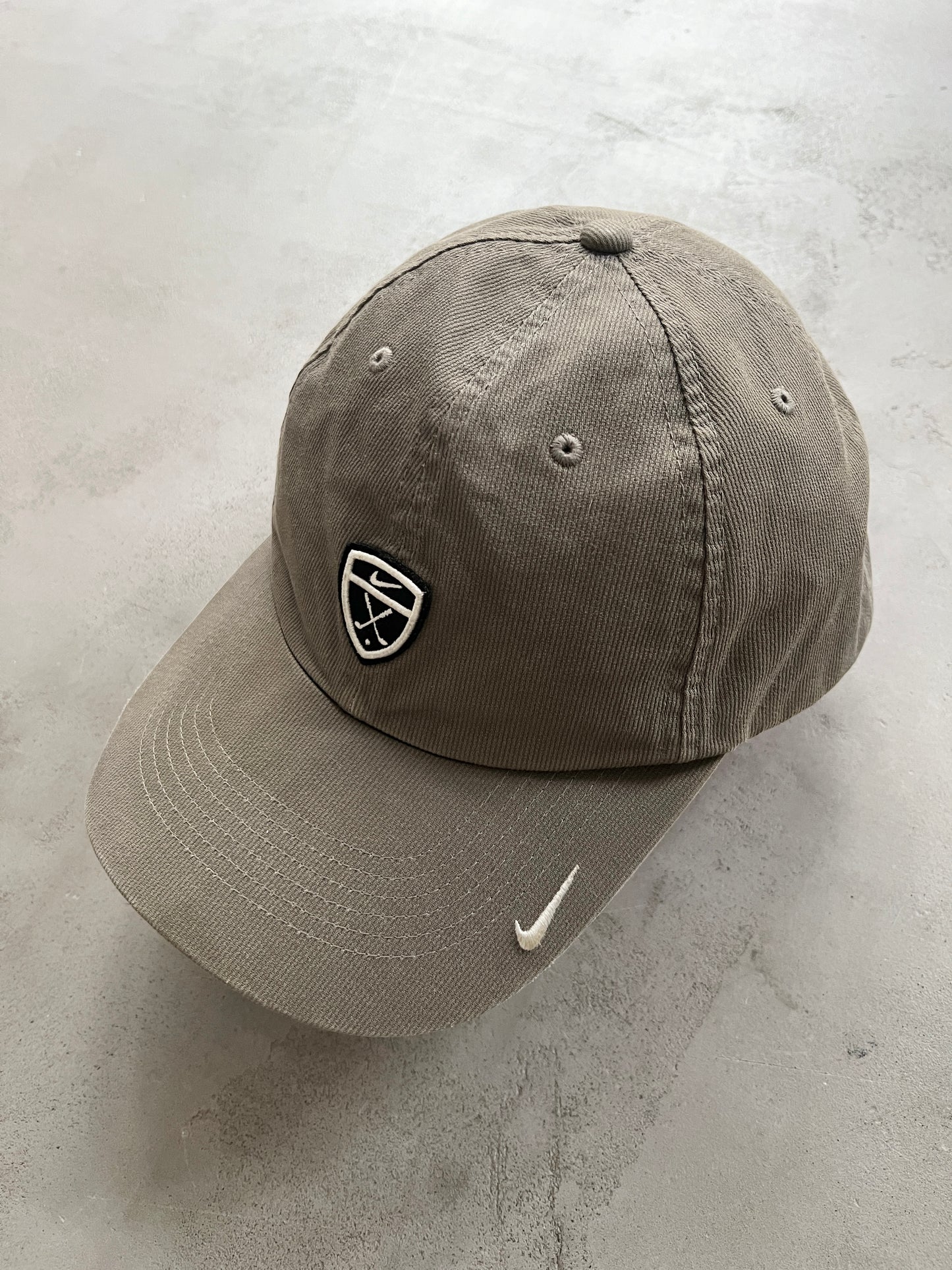 BEIGE NIKE GOLF CAP - 2000S