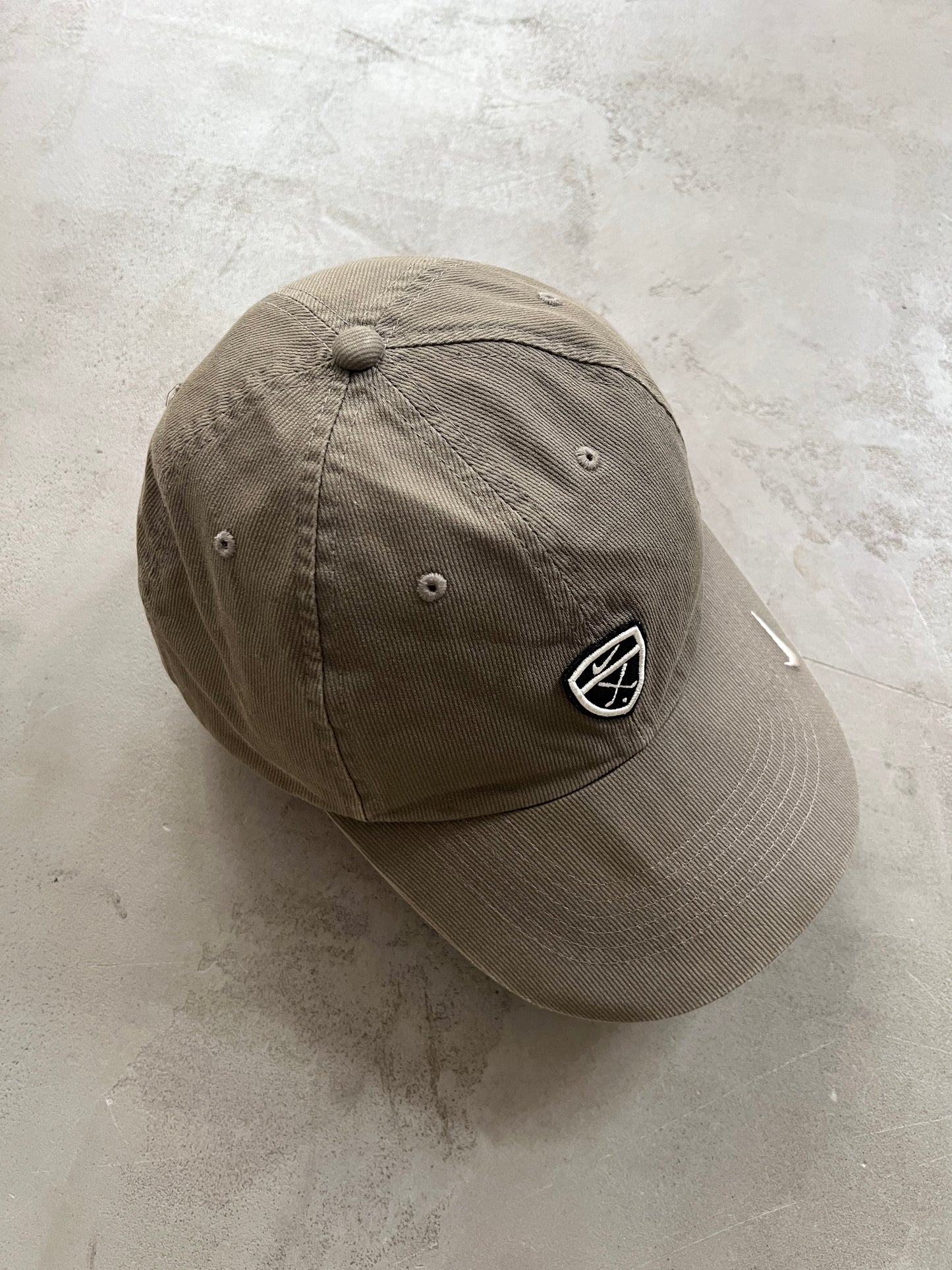 BEIGE NIKE GOLF CAP - 2000S