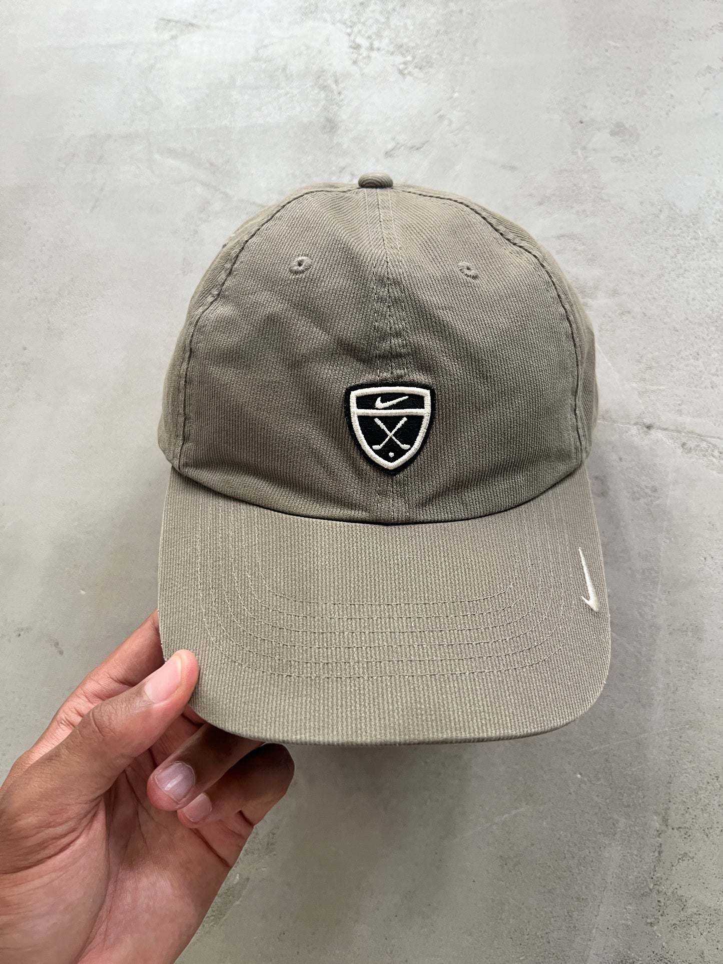 BEIGE NIKE GOLF CAP - 2000S