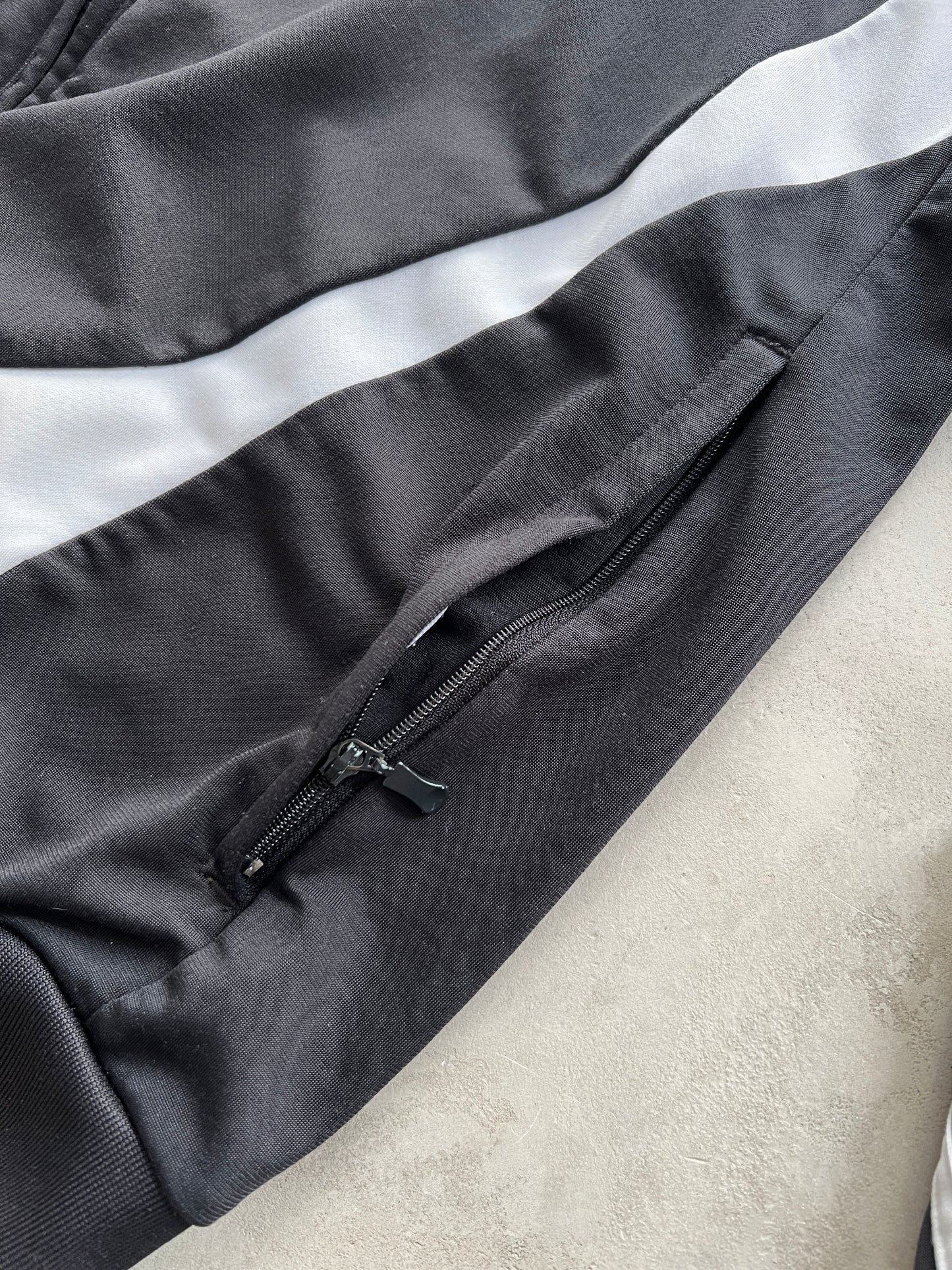 BLACK REAL MADRID TRACK JACKET - 2000S -M