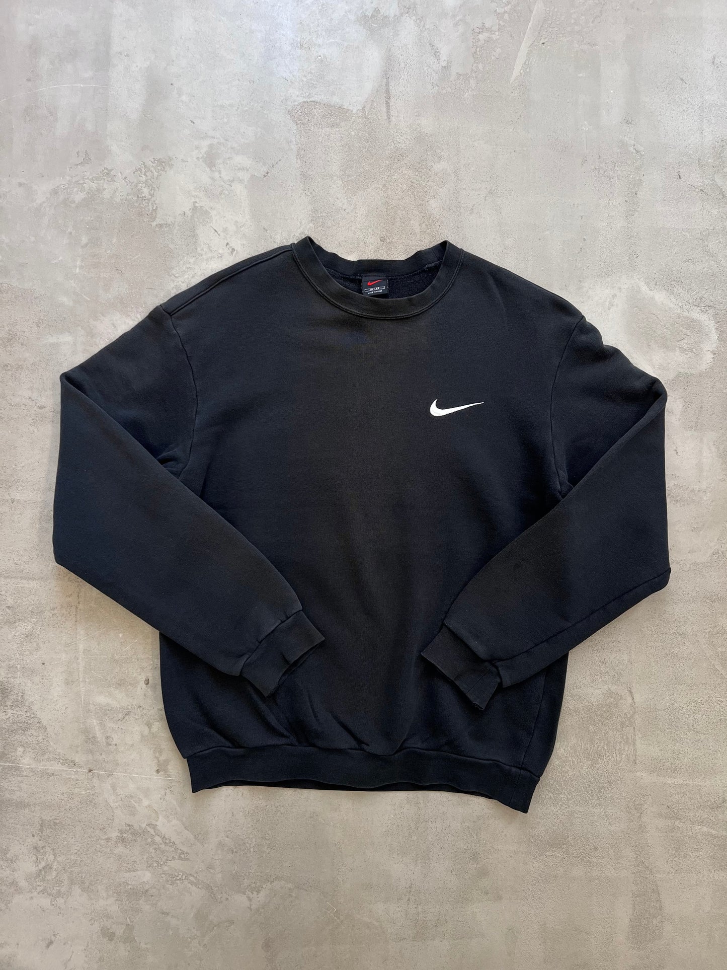 FADED BLACK NIKE SWEATER - 1990S - S