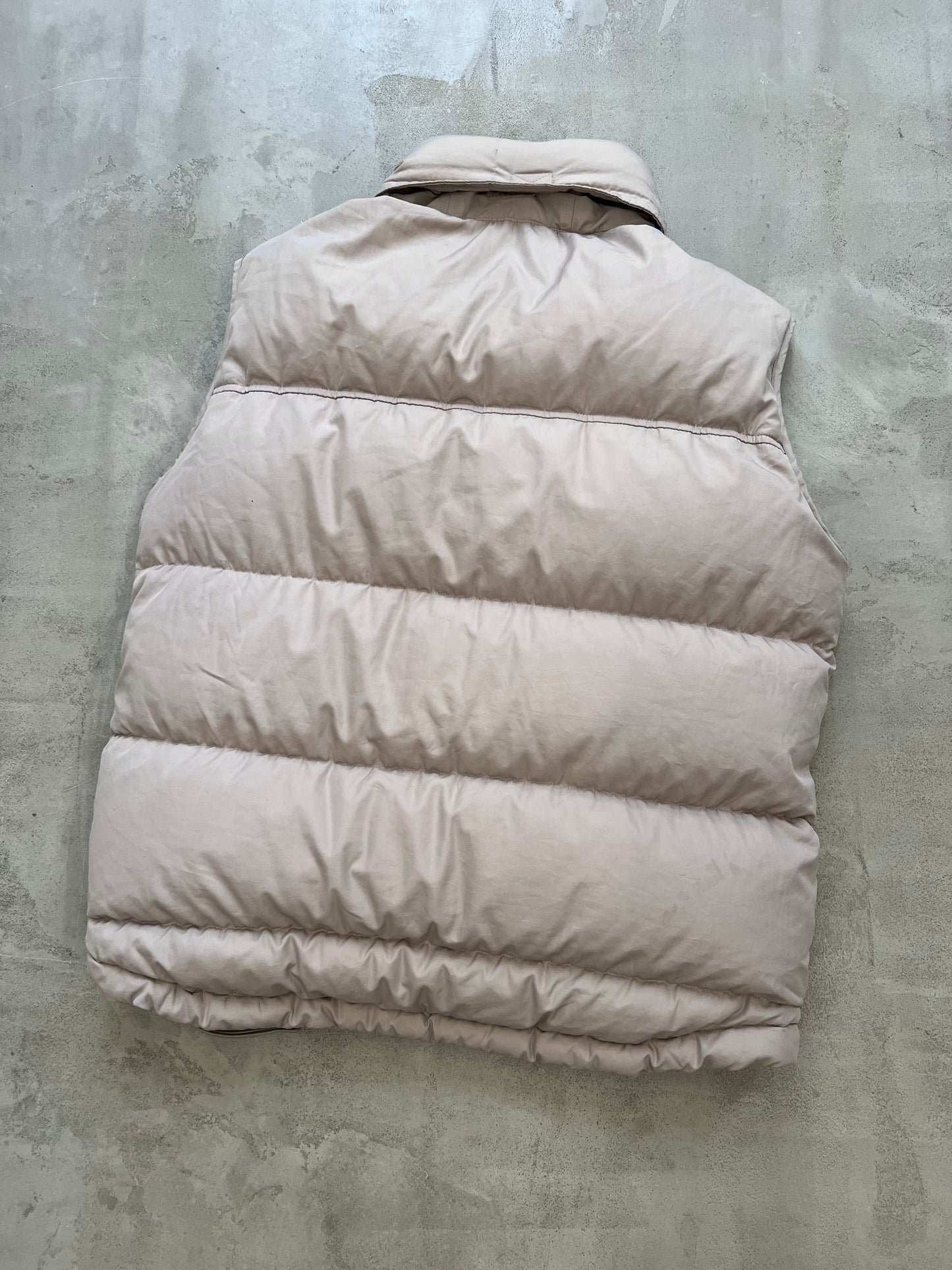 BEIGE NIKE PUFFER VEST - 2000S