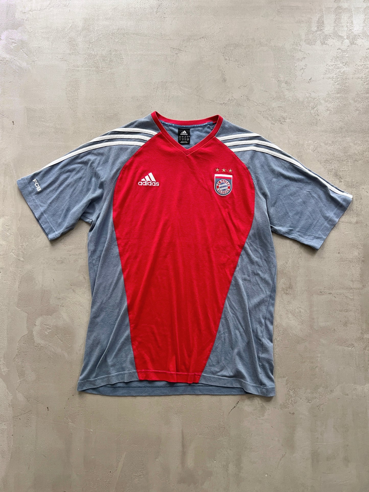 RED/GREY BAYERN MUNICH TEE - 2000S - XL