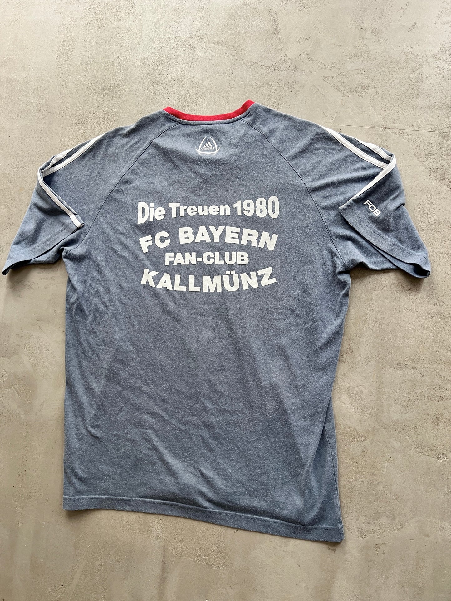 RED/GREY BAYERN MUNICH TEE - 2000S - XL