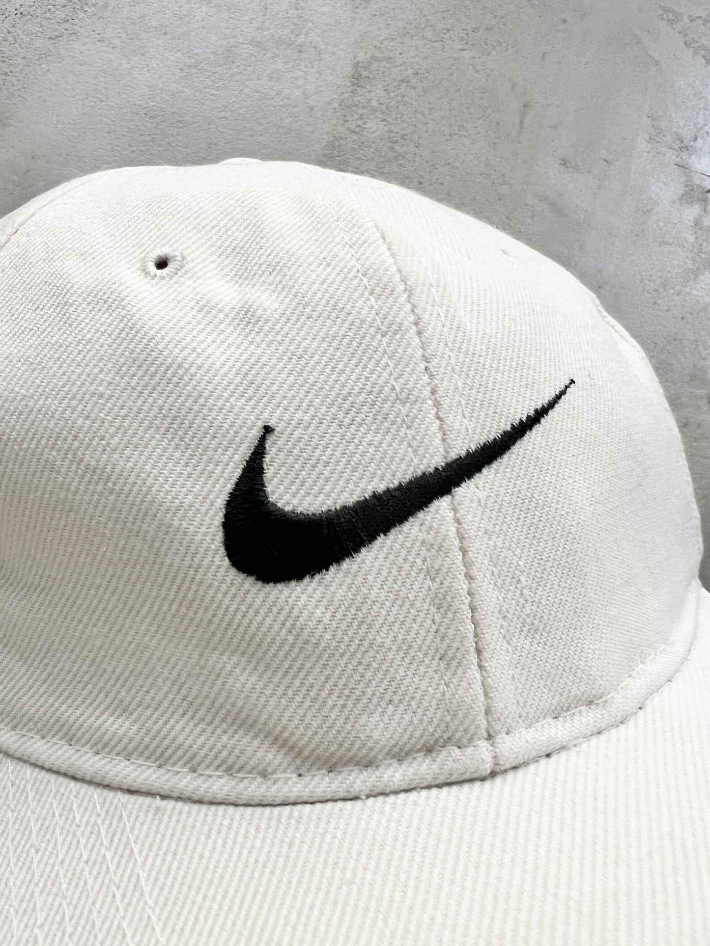 CRÈME NIKE CAP - 1990S