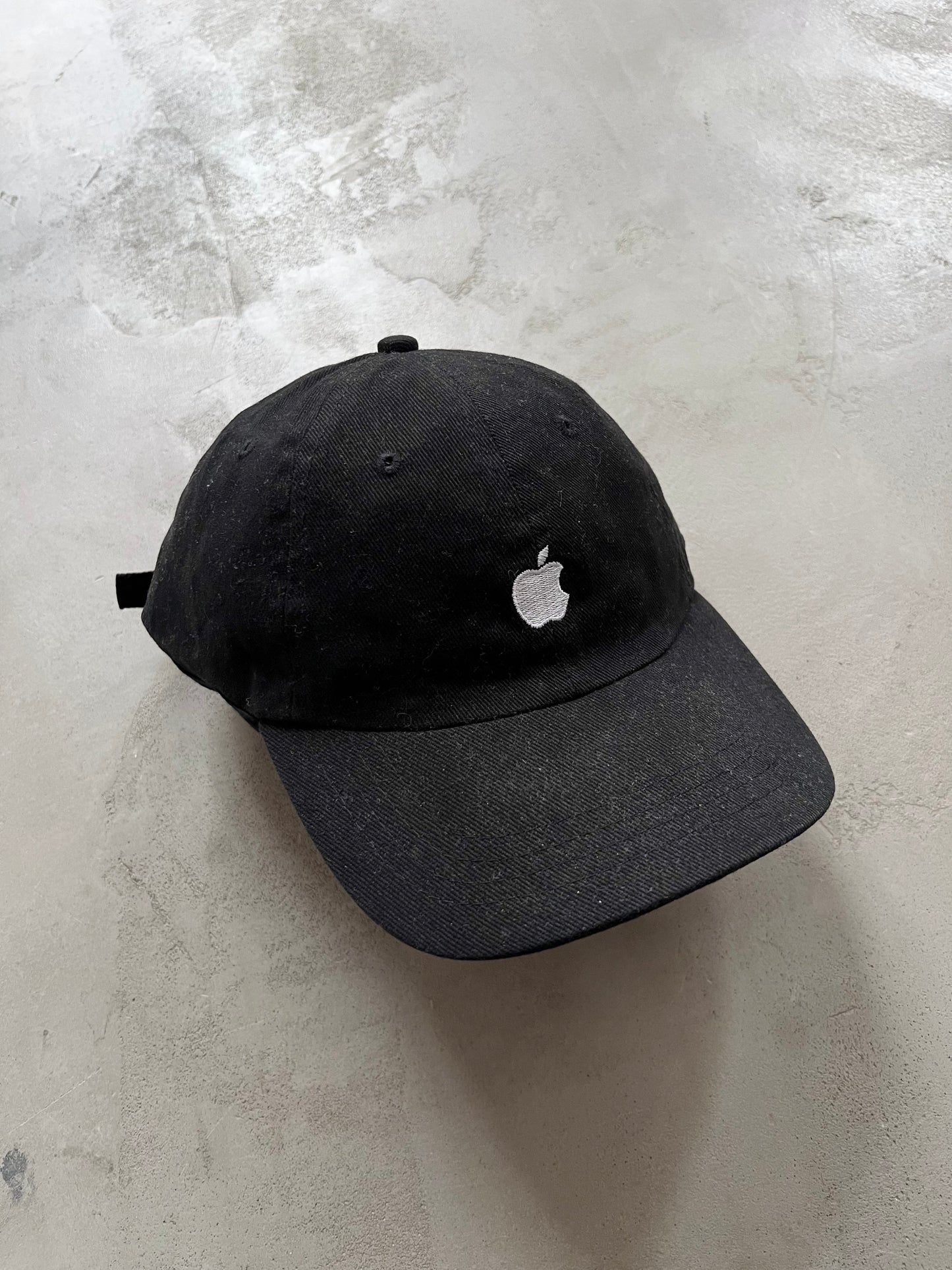 BLACK APPLE CAP - 1990S