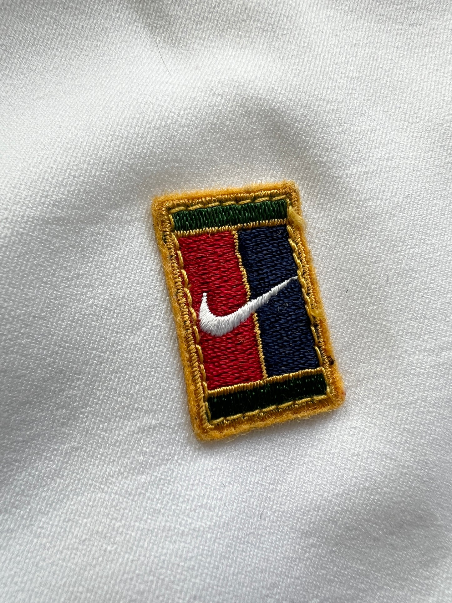 WHITE NIKE COURT TRACK JACKET - 2000S -XXL