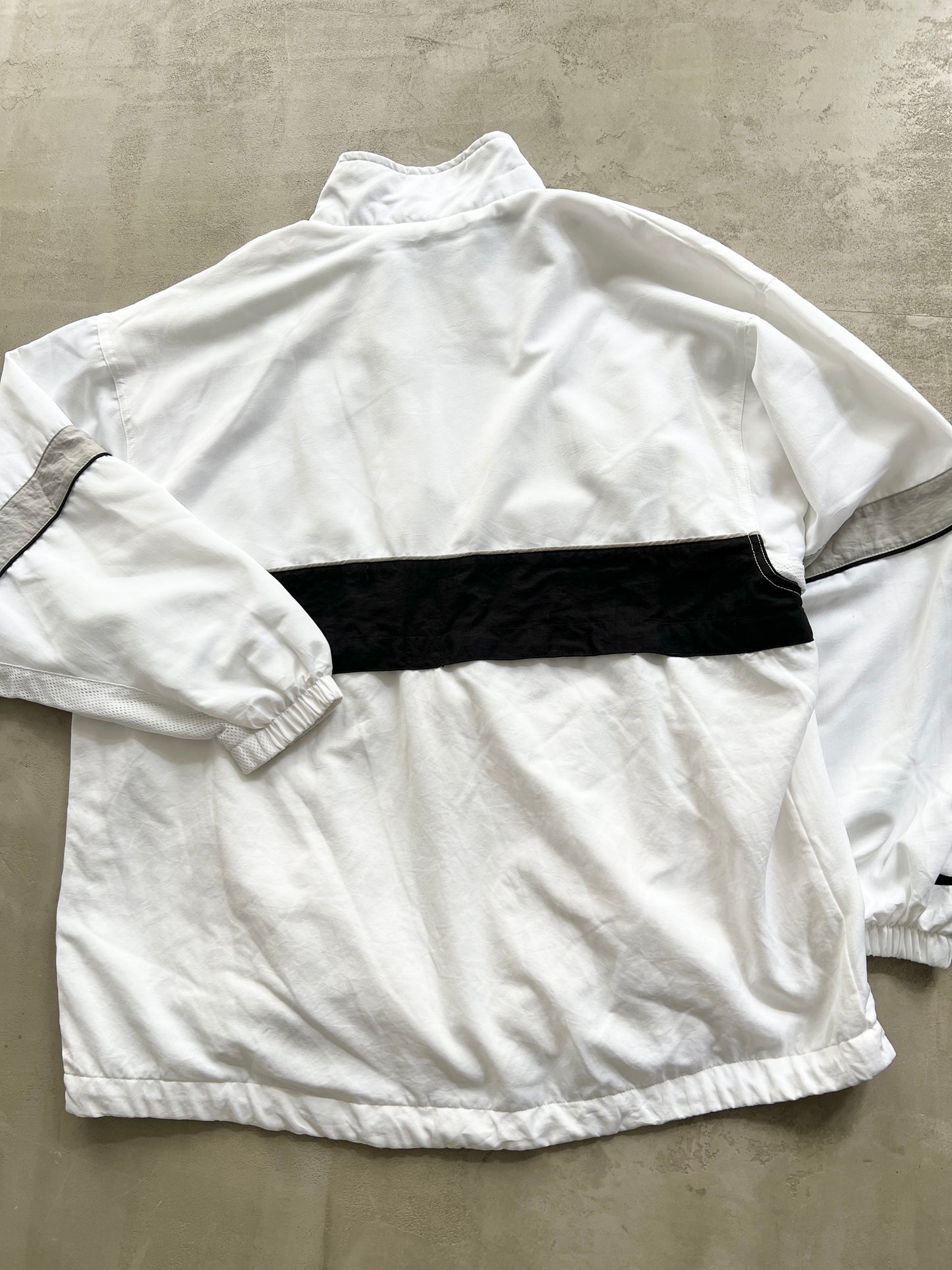 WHITE NIKE COURT TRACK JACKET - 2000S -XXL