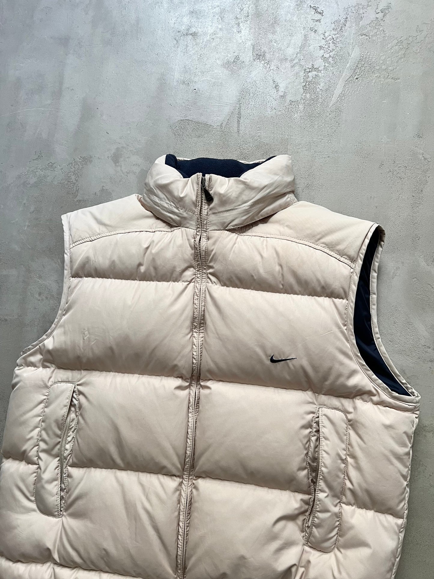 SAND/TAN NIKE PUFFER VEST - 2000S - L/XL