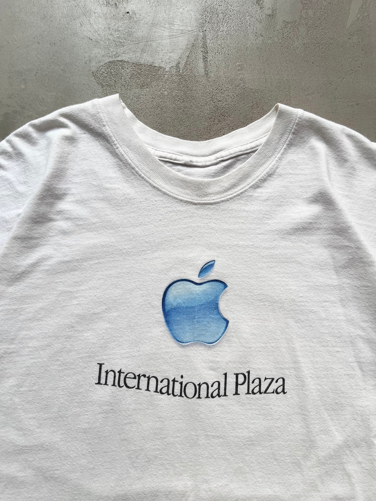 WHITE APPLE PROMO TEE - 2000S