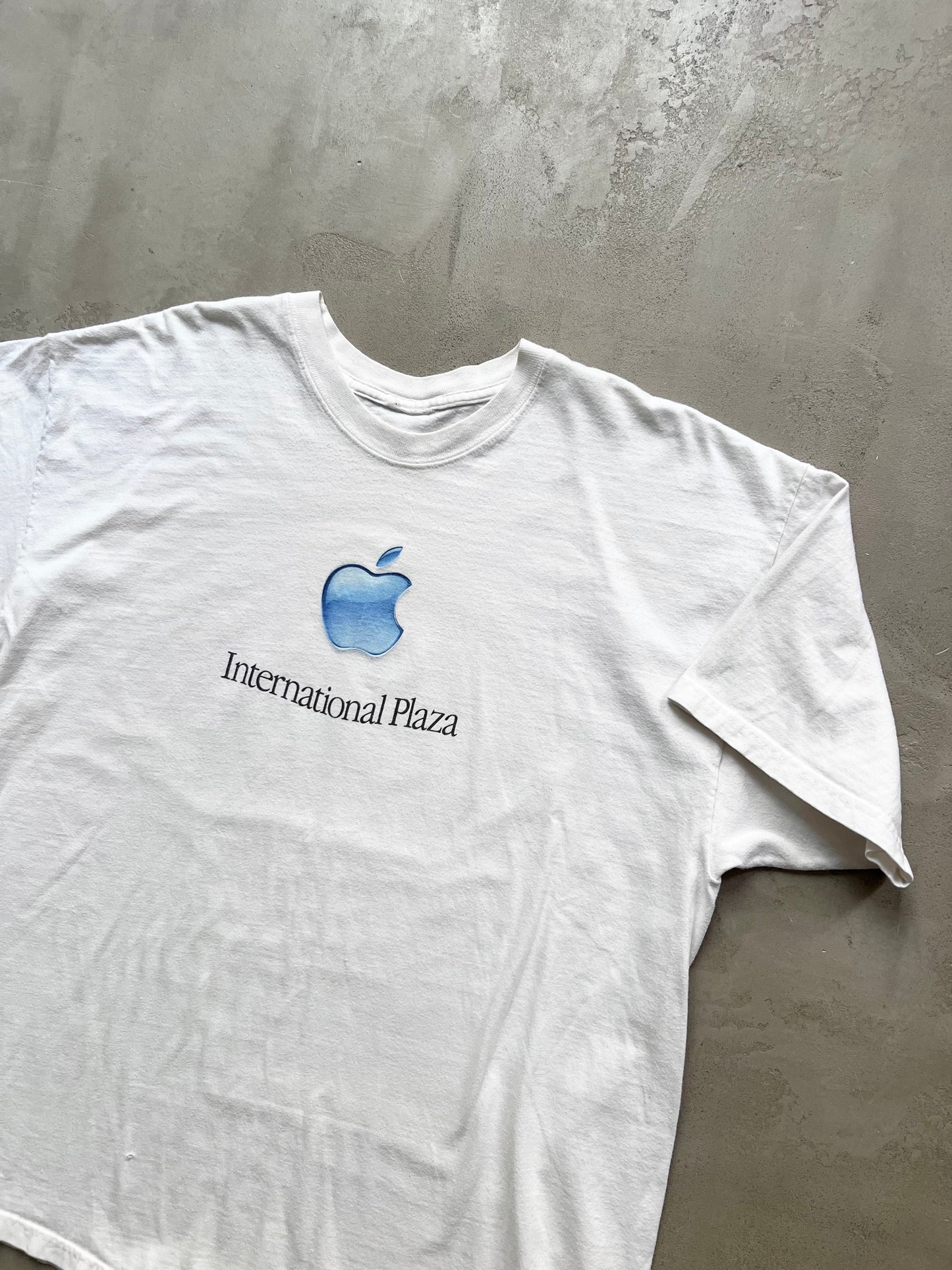 WHITE APPLE PROMO TEE - 2000S