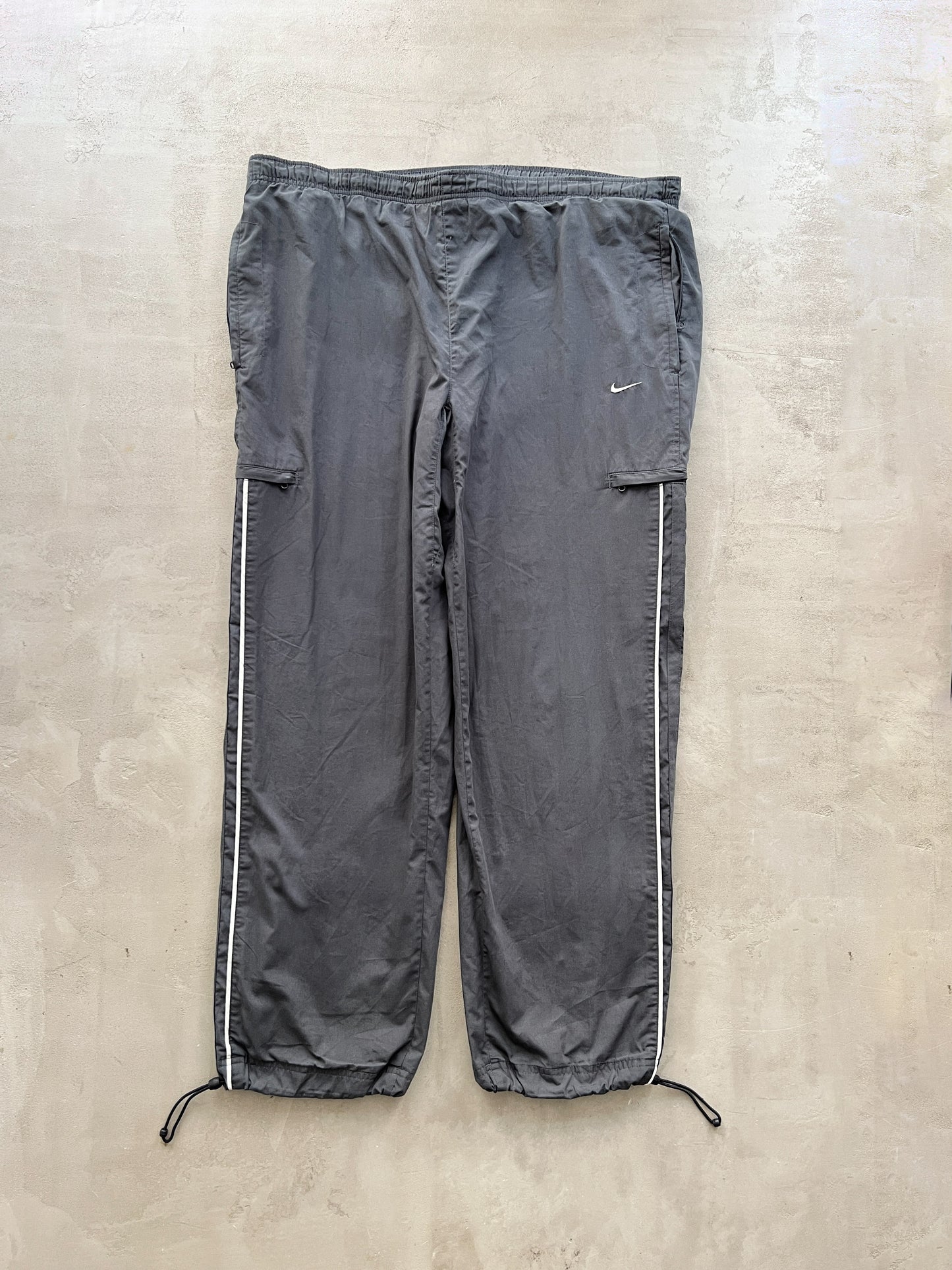 GREY NIKE TRACK PANTS - 2000S - XL/L