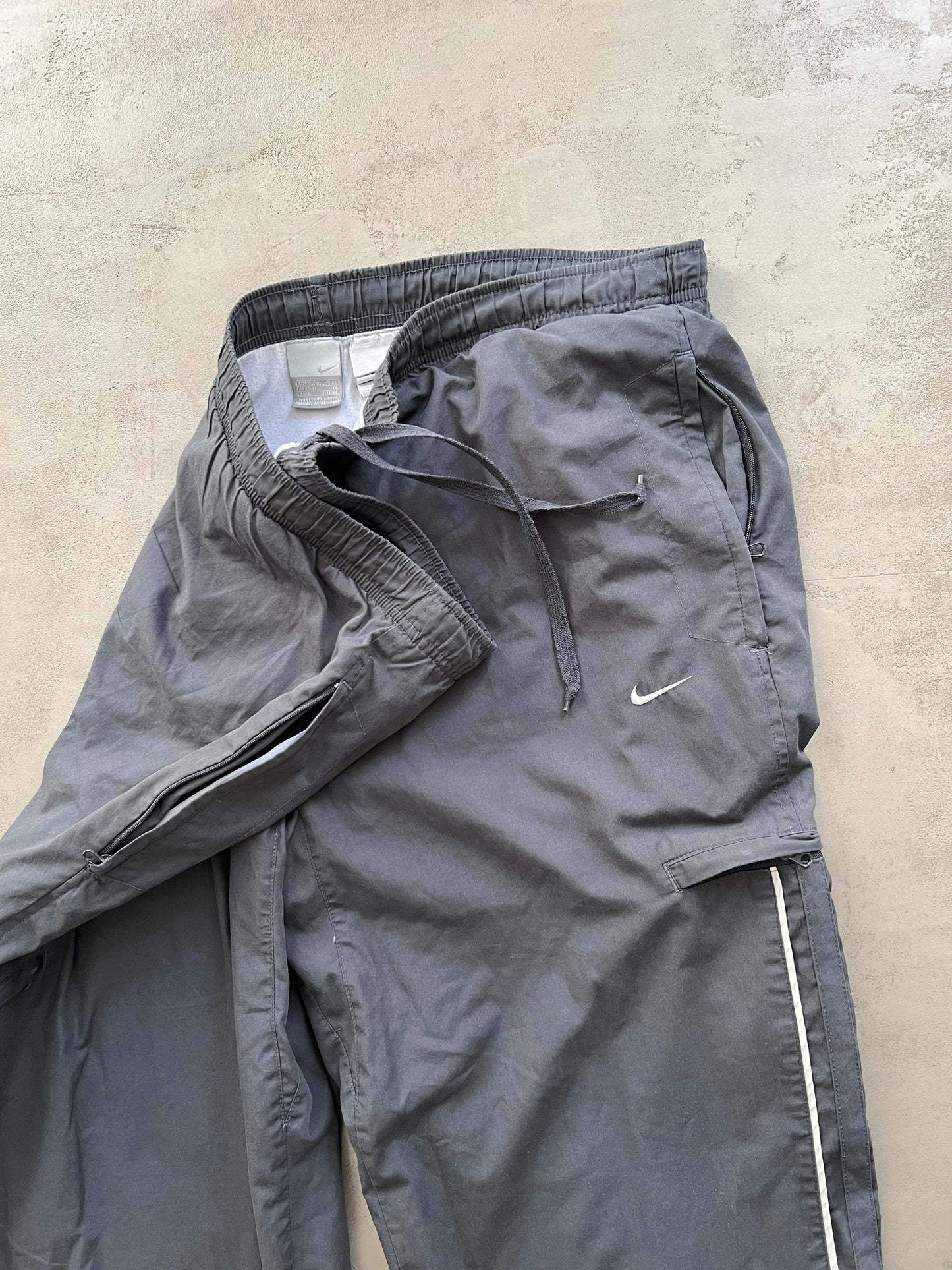 GREY NIKE TRACK PANTS - 2000S - XL/L