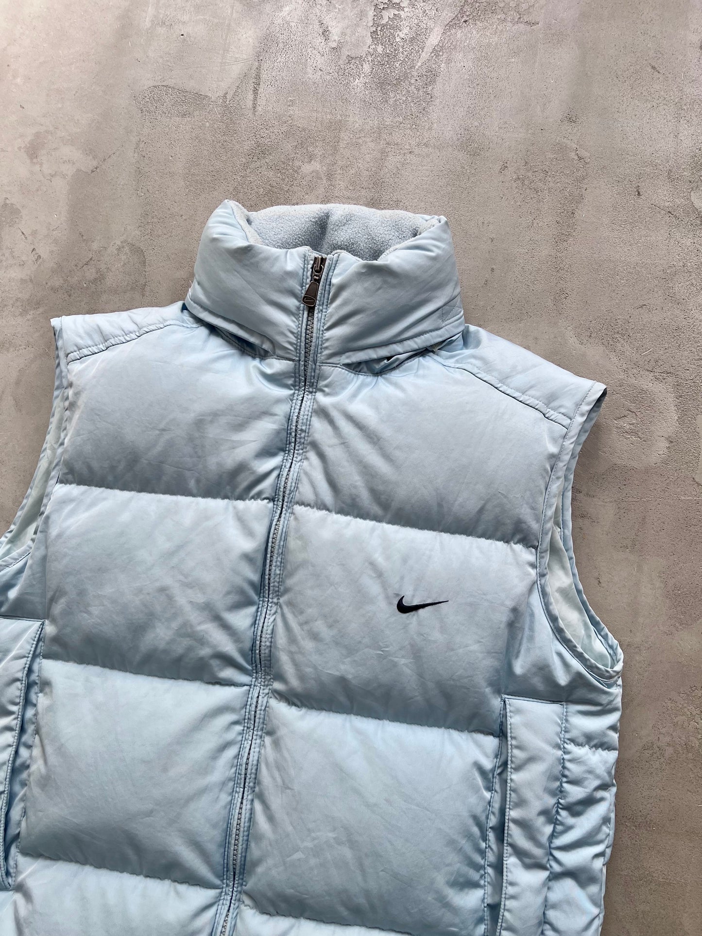 BABY BLUE NIKE PUFFER VEST - 2000S - M/S