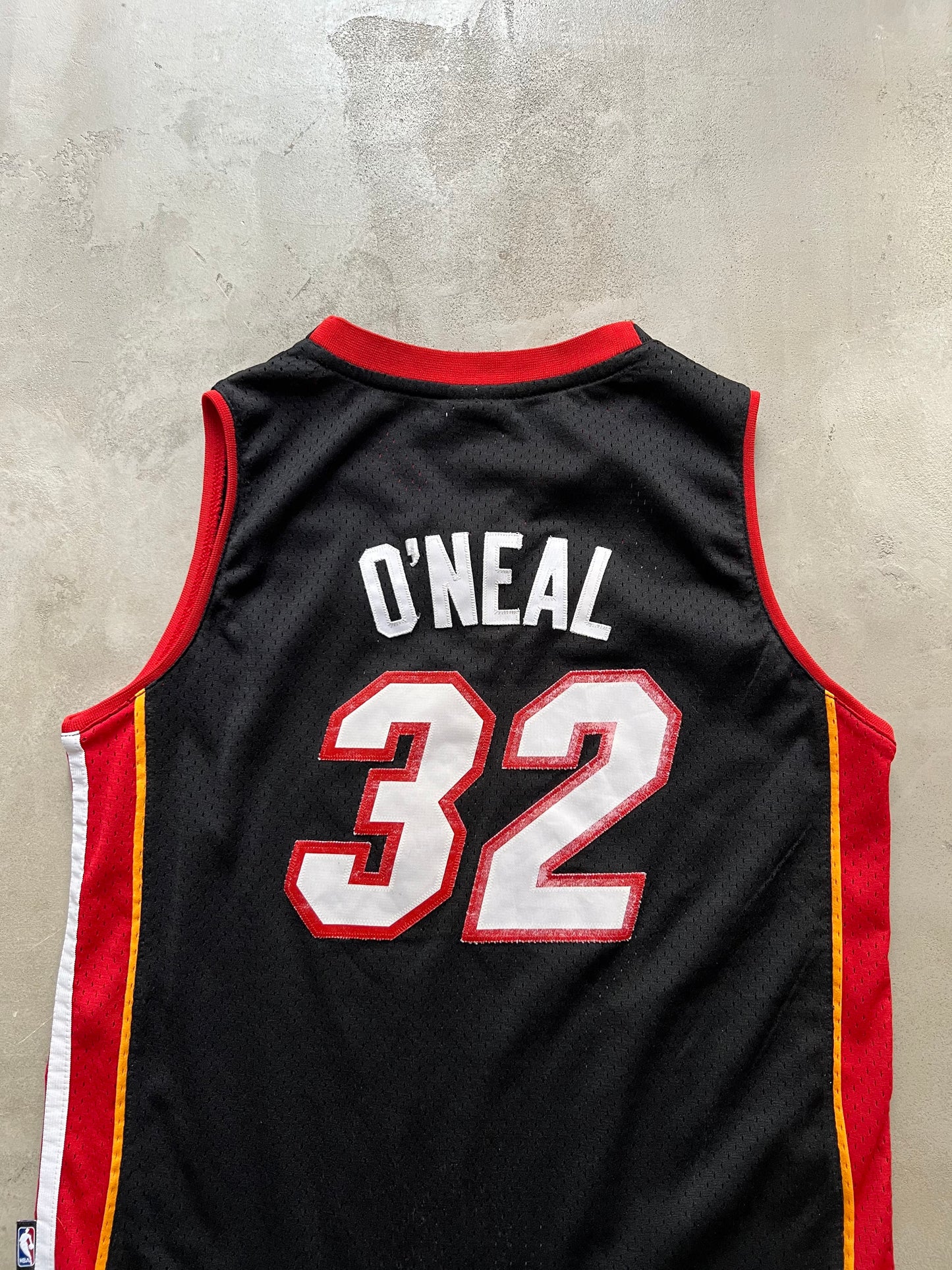 BLACK/RED MIAMI HEAT X REEBOK "O'NEAL" JERSEY - 2000S