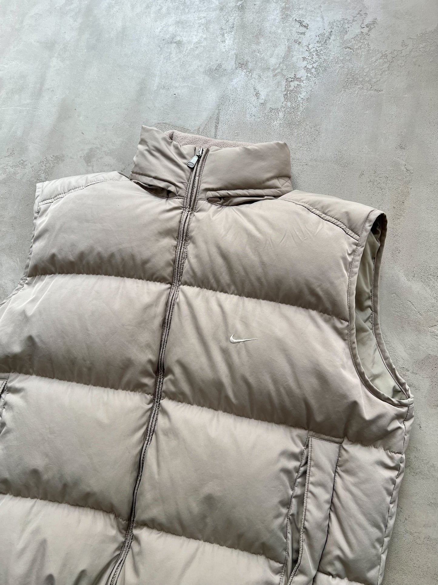 SAND NIKE PUFFER VEST - 2000S - XL