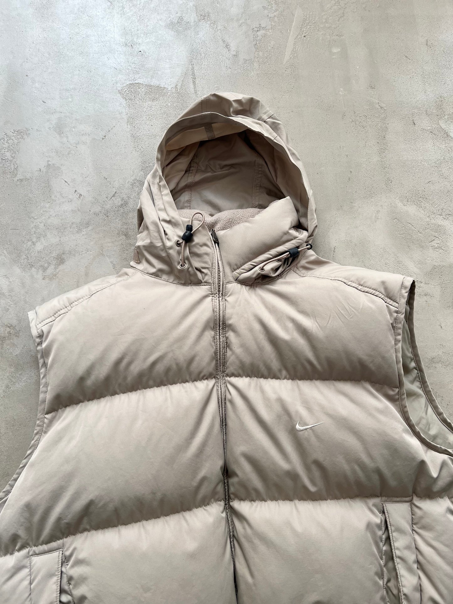 SAND NIKE PUFFER VEST - 2000S - XL