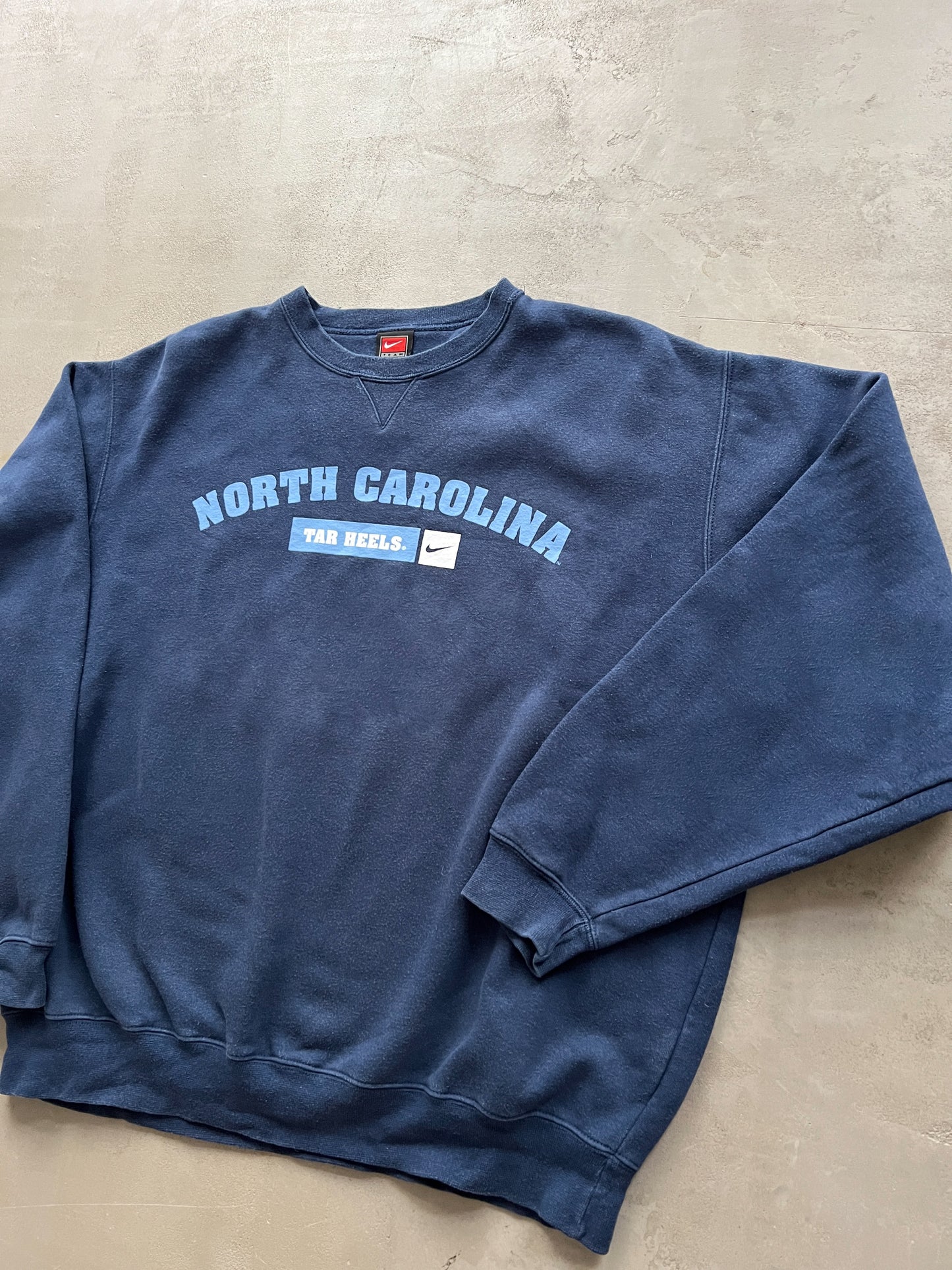 NAVY UNC NIKE SWEATER - 1990S - L