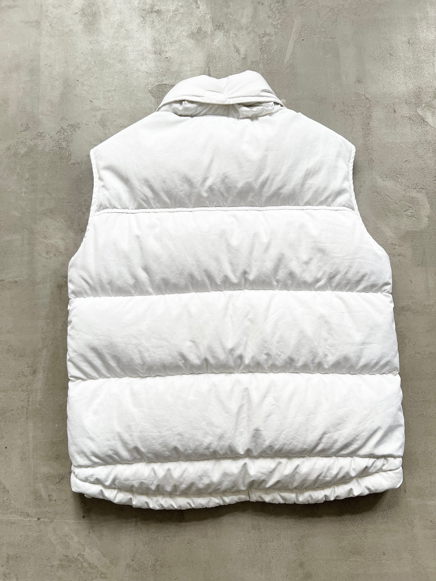 WHITE NIKE PUFFER VEST - 2000S