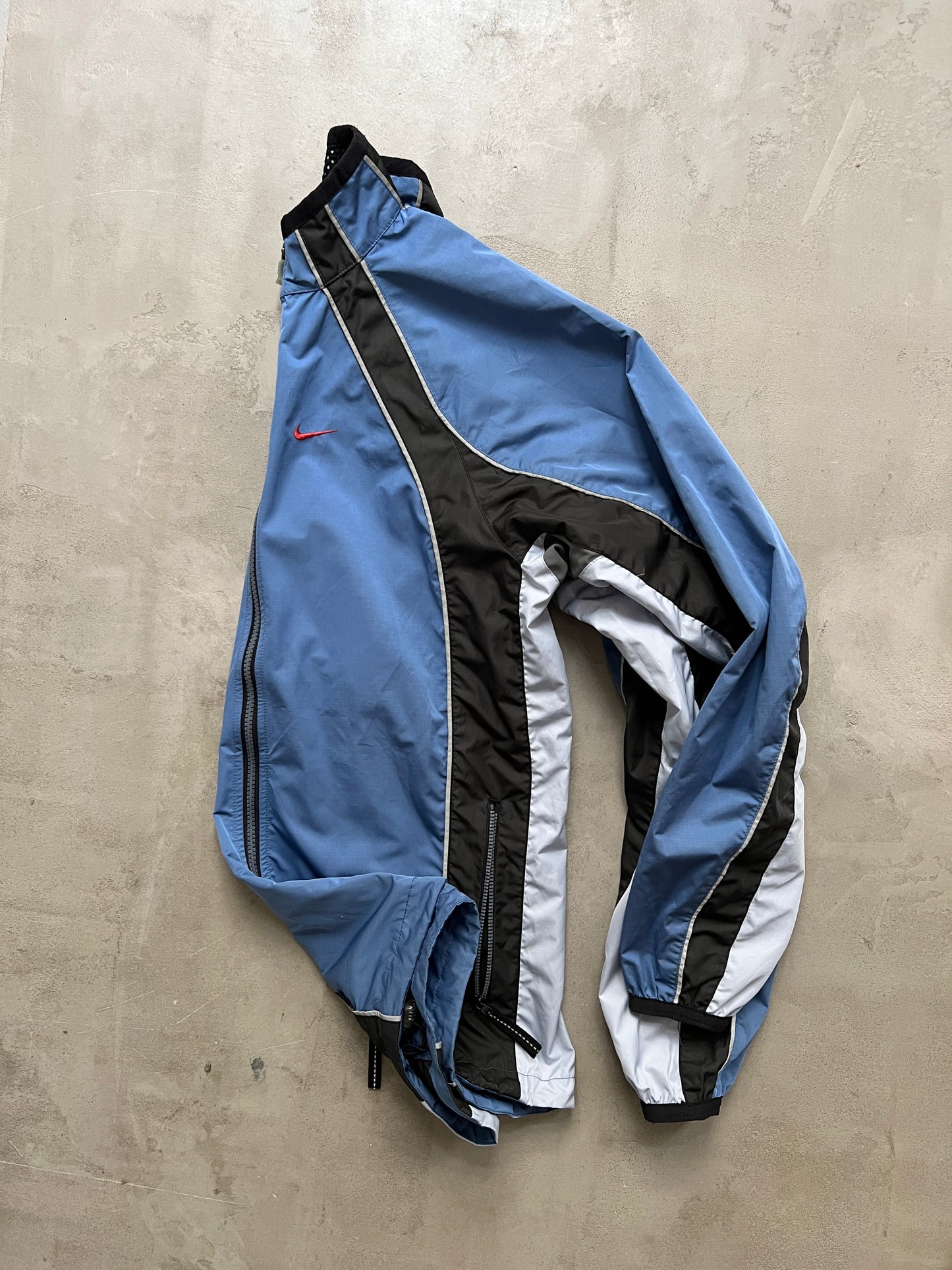 BLUE/BLACK NIKE REFLECTIVE TRACK JACKET - 1990S - L