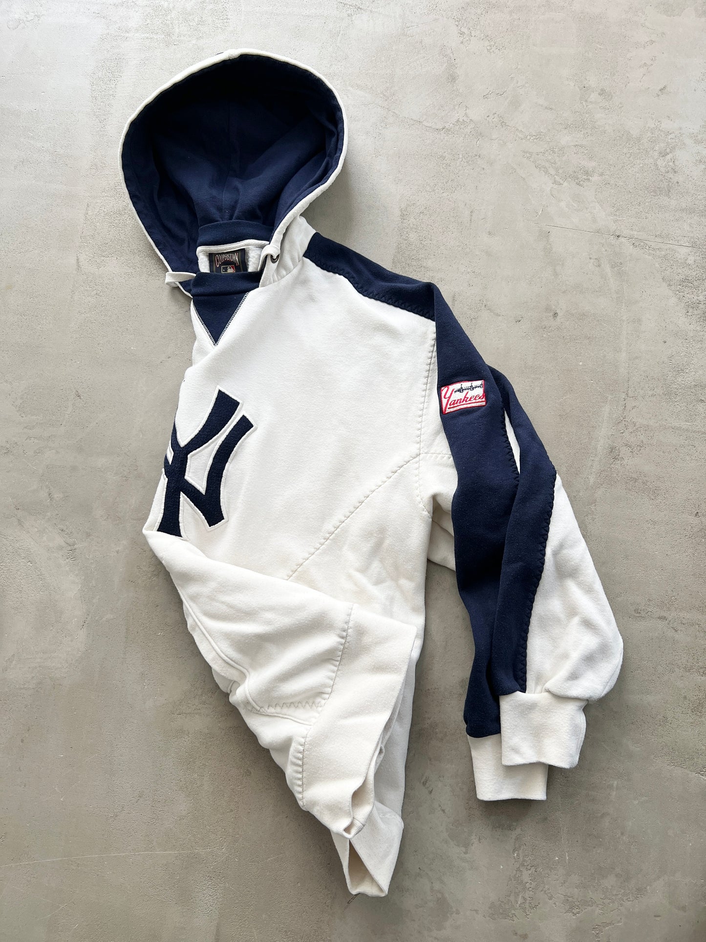 WHITE/NAVY YANKEES HOODIE - 1990S - L