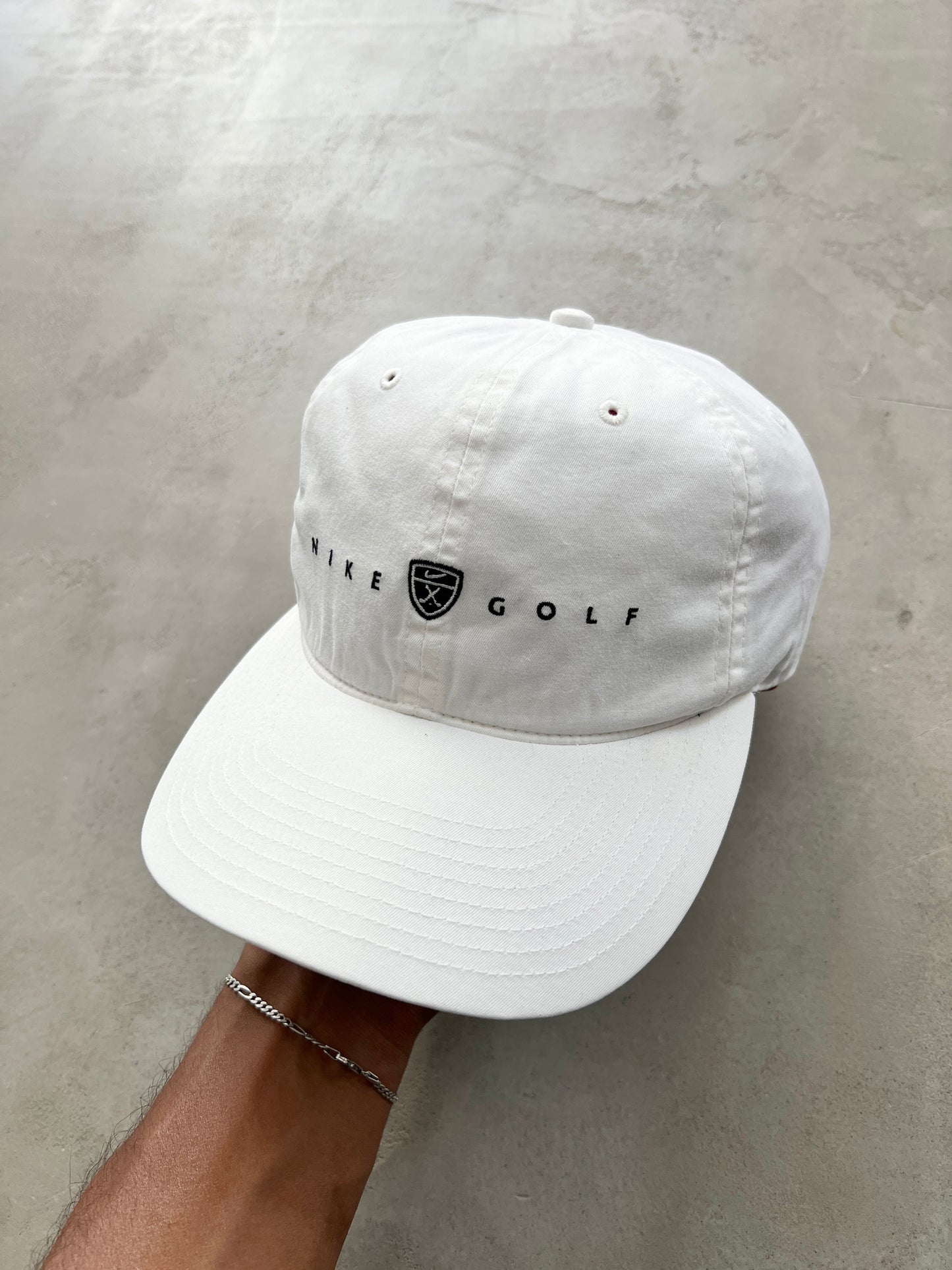 WHITE NIKE GOLF CAP - 2000S