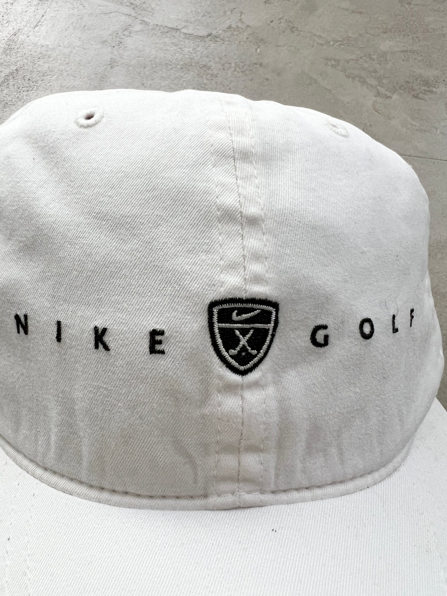 WHITE NIKE GOLF CAP - 2000S