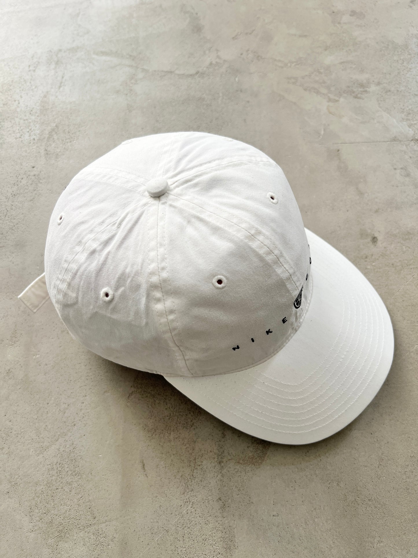 WHITE NIKE GOLF CAP - 2000S