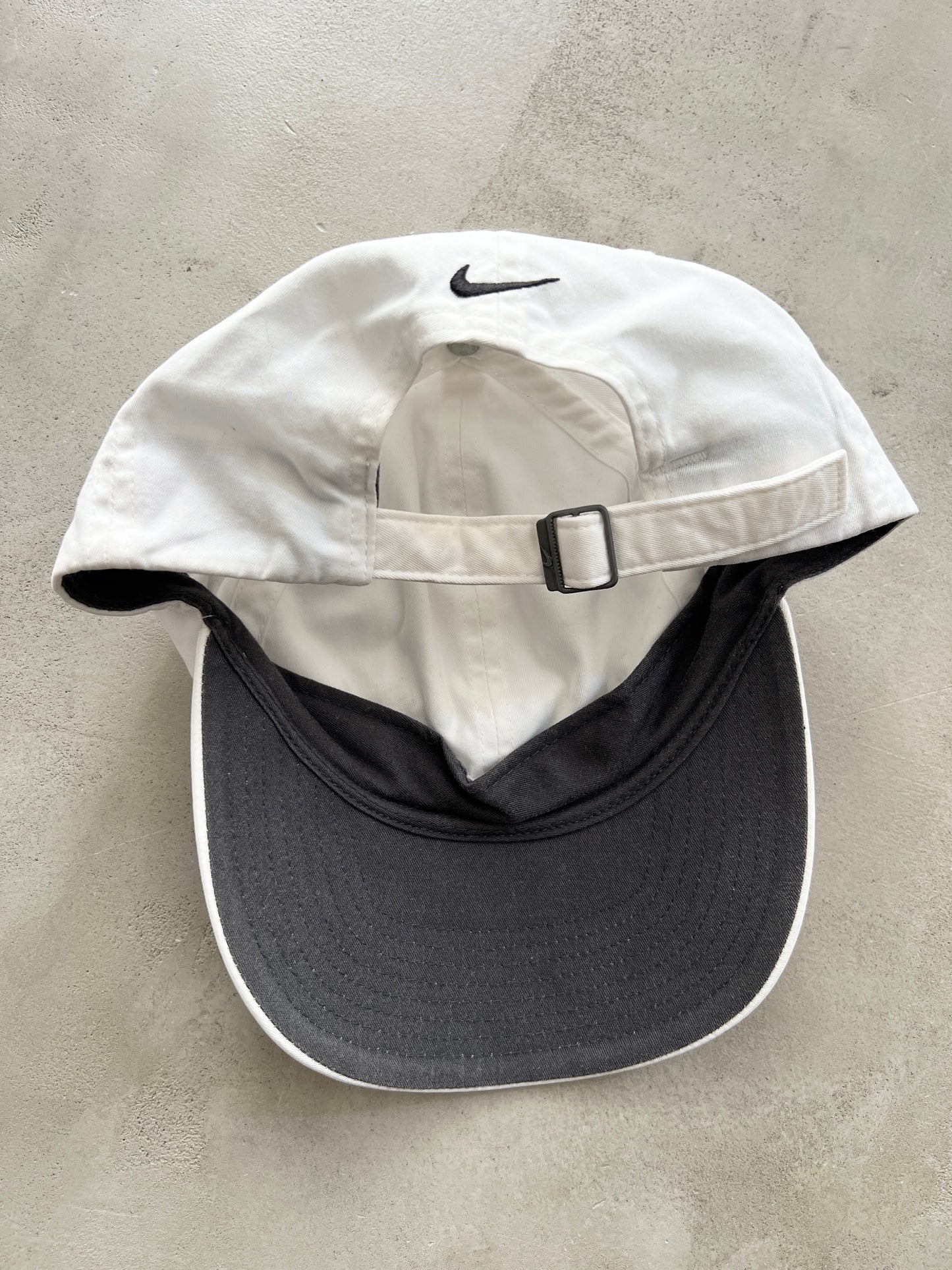 WHITE NIKE GOLF CAP - 2000S