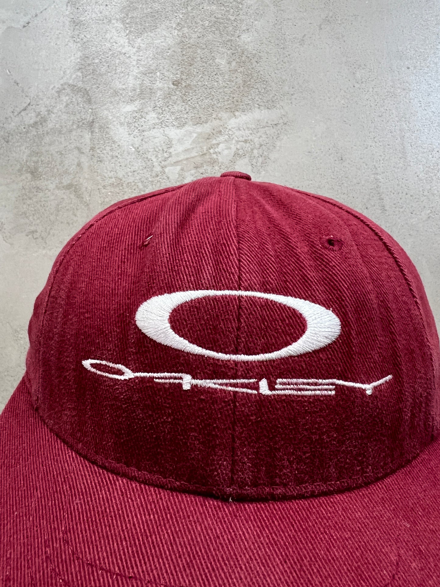 WINE RED OAKLEY SOFTWARE CAP - 2000S