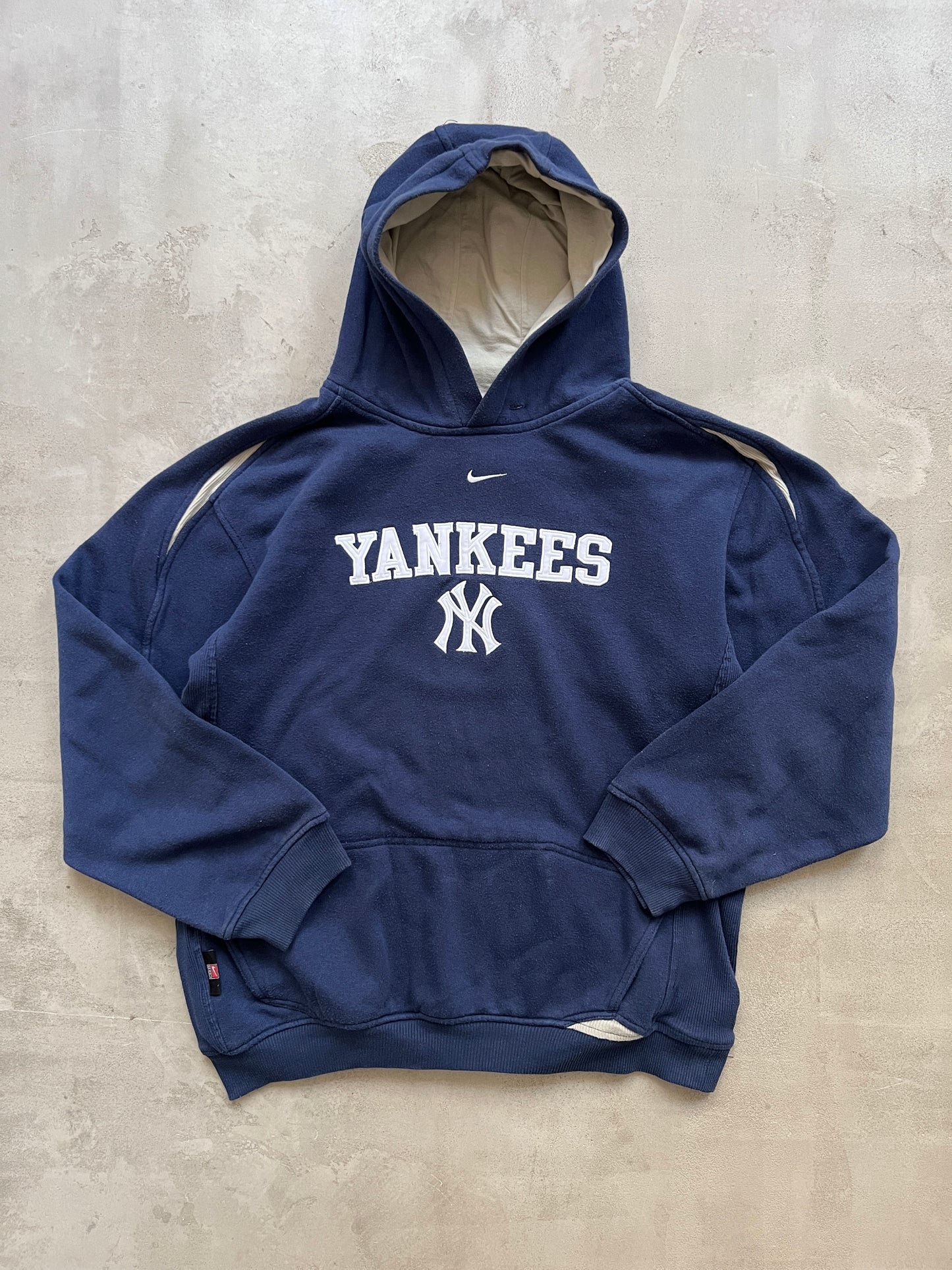 FADED NAVY NIKE YANKEES HOODIE - 1990S