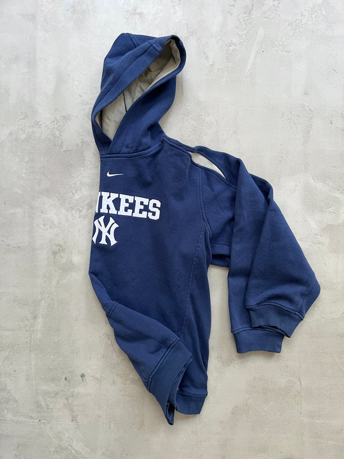 FADED NAVY NIKE YANKEES HOODIE - 1990S