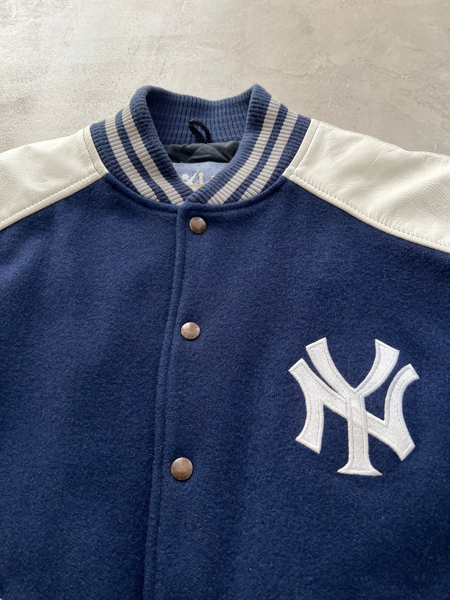 NEW YORK YANKEES COLLEGE JACKET - 1990S - M/L