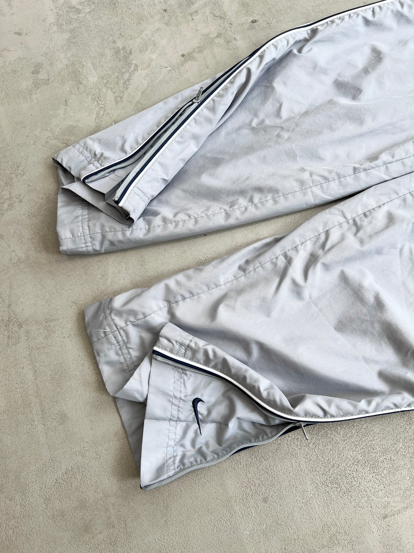 SILVER NIKE TRACK PANTS - 2000S - L