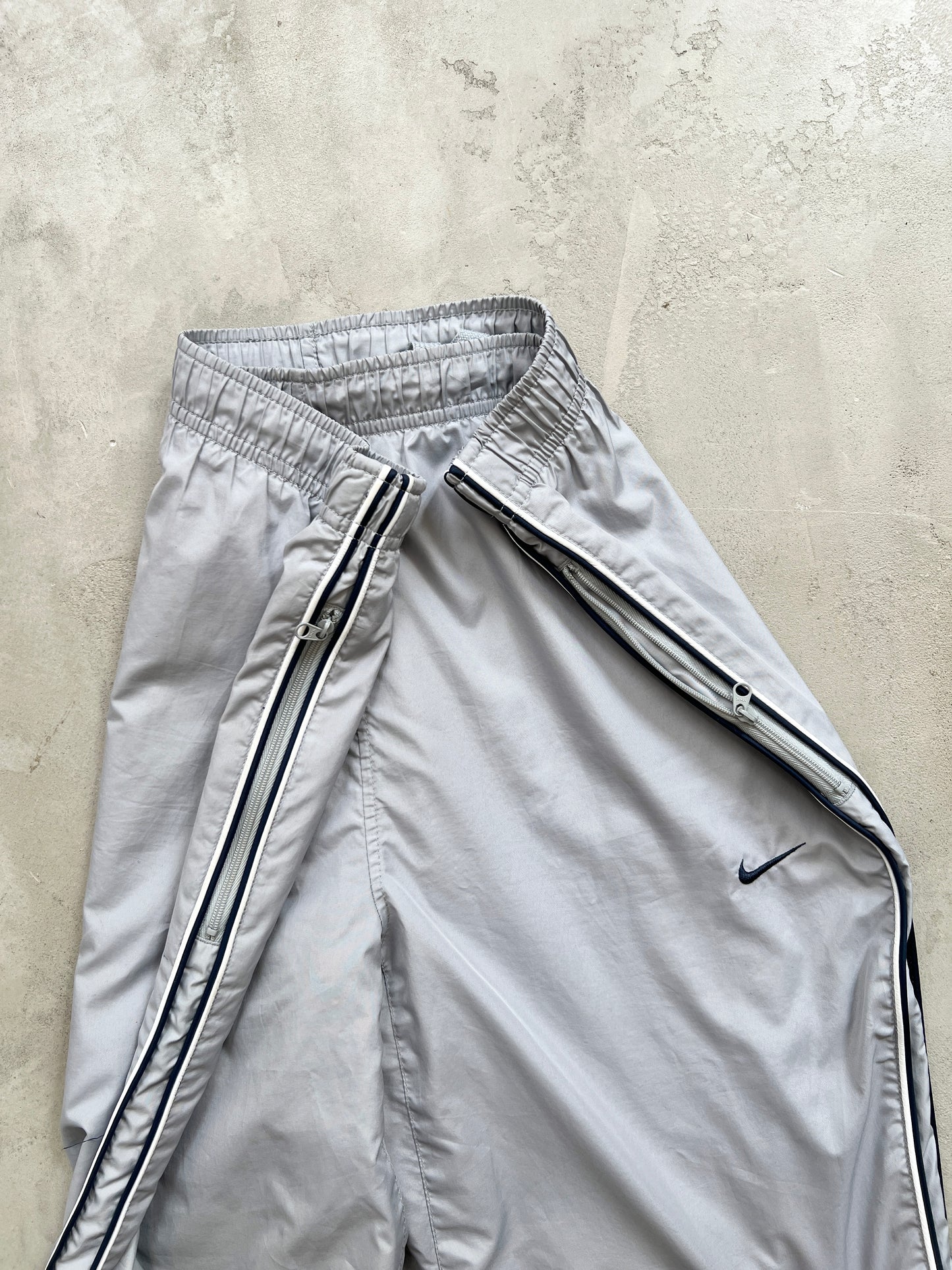 SILVER NIKE TRACK PANTS - 2000S - L