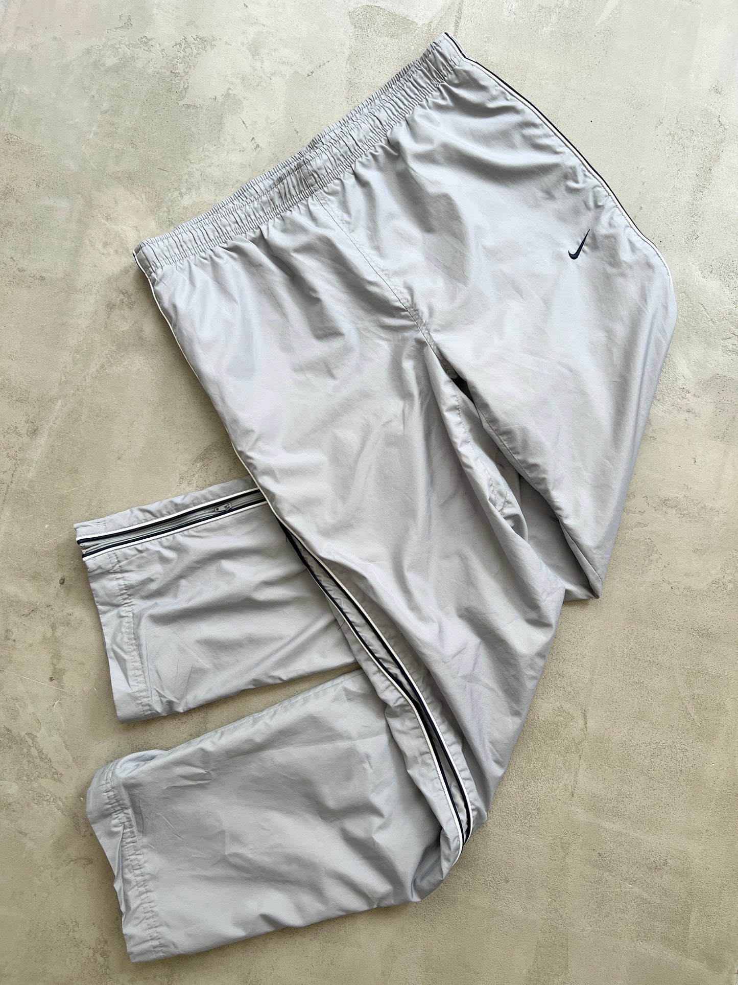 SILVER NIKE TRACK PANTS - 2000S - L